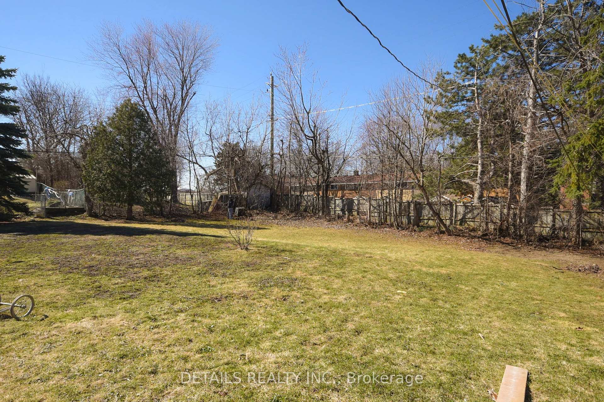 Photo 3 of Unit B, 2176 Lambeth Walk, Ottawa, Parkway Park — HOMEH