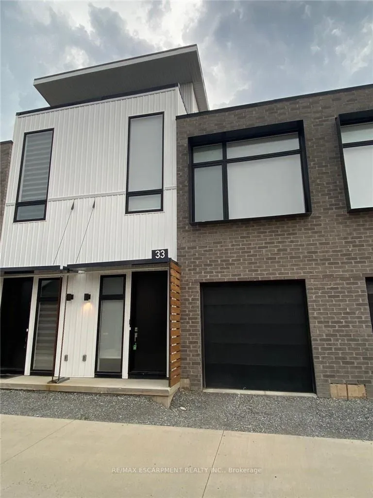 Photo 2 of 33 Summersides Mews, Pelham, Fonthill — HOMEH