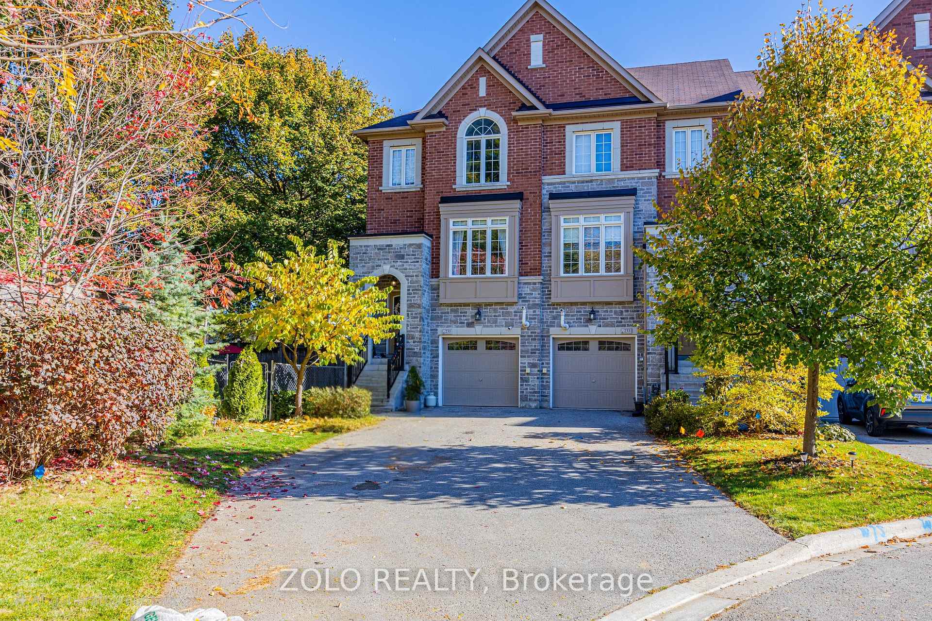 Photo 2 of 235 Appleton Court, Newmarket, Central Newmarket — HOMEH