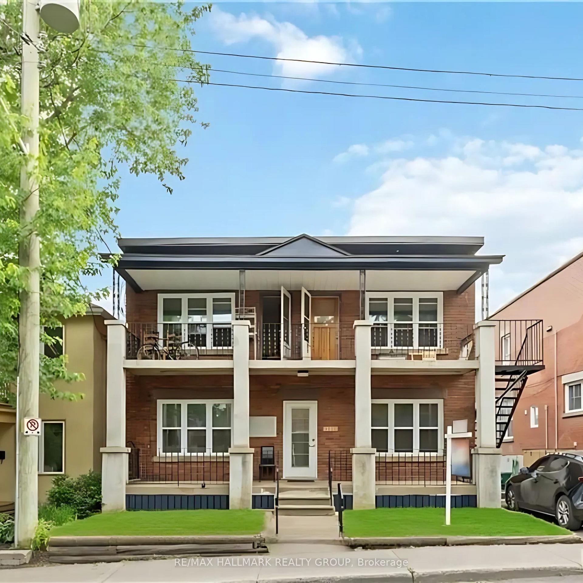 Front of Unit 1, 9 Acacia Avenue