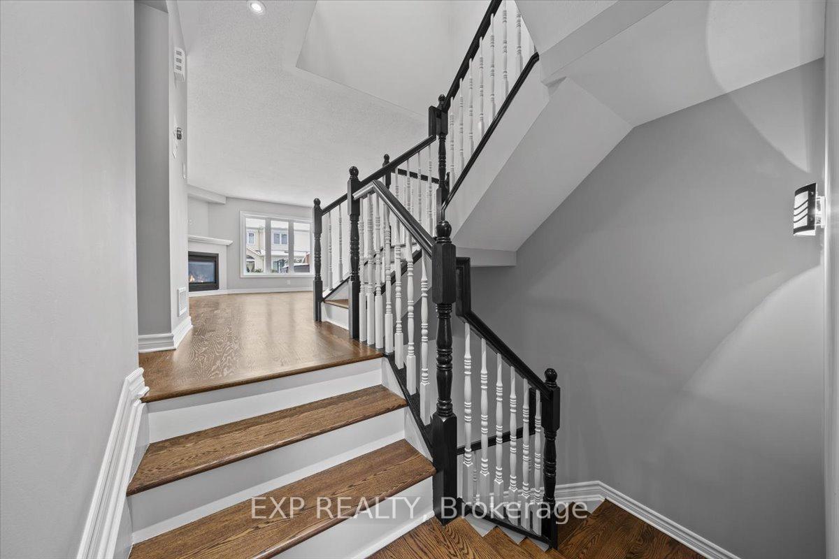 Photo 4 of 333 Vienna Terrace, Ottawa, Avalon East — HOMEH