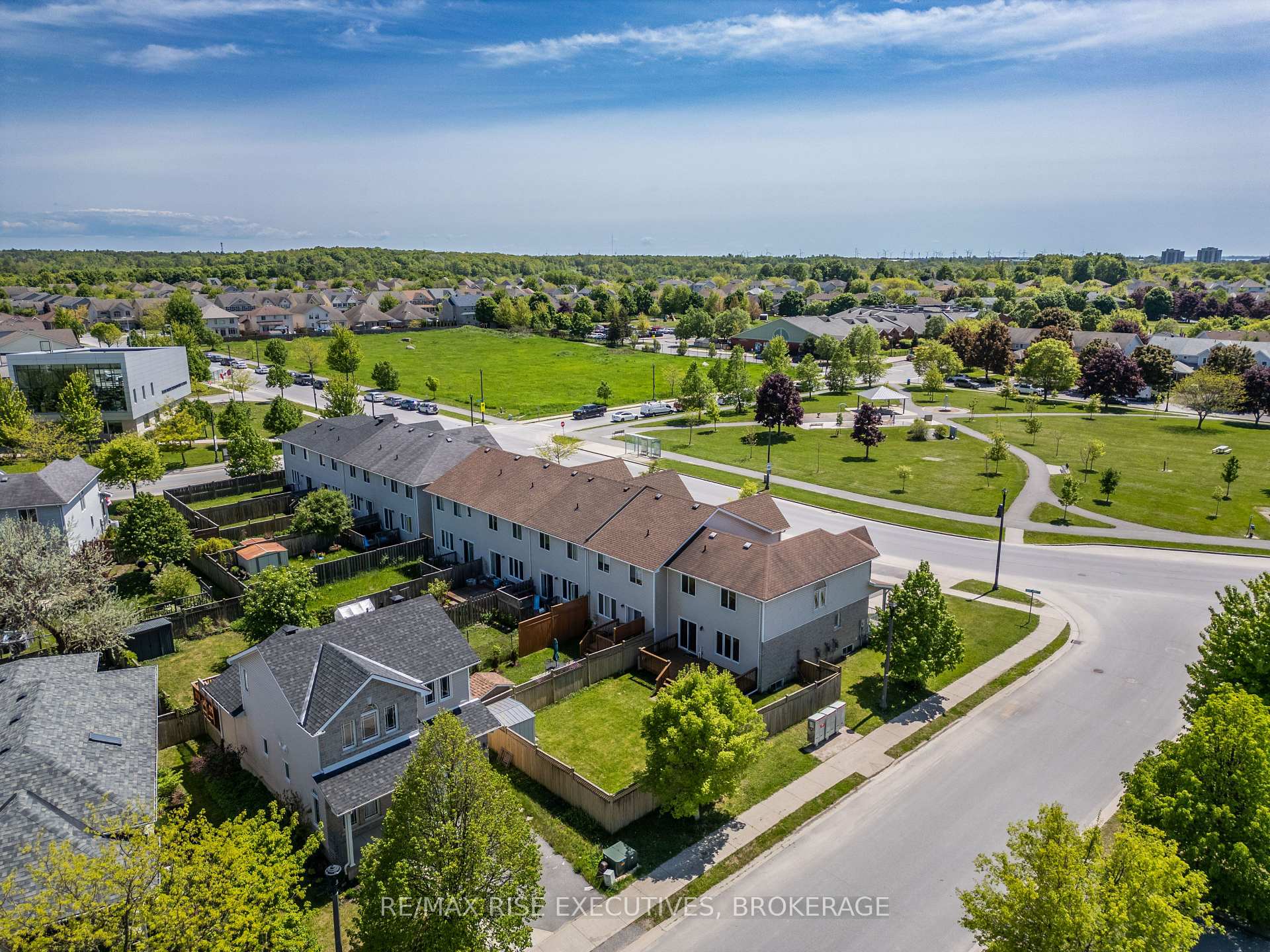 Photo 41 of 297 Rose Abbey Drive, Kingston, Kingston East (Incl Barret Crt) — HOMEH