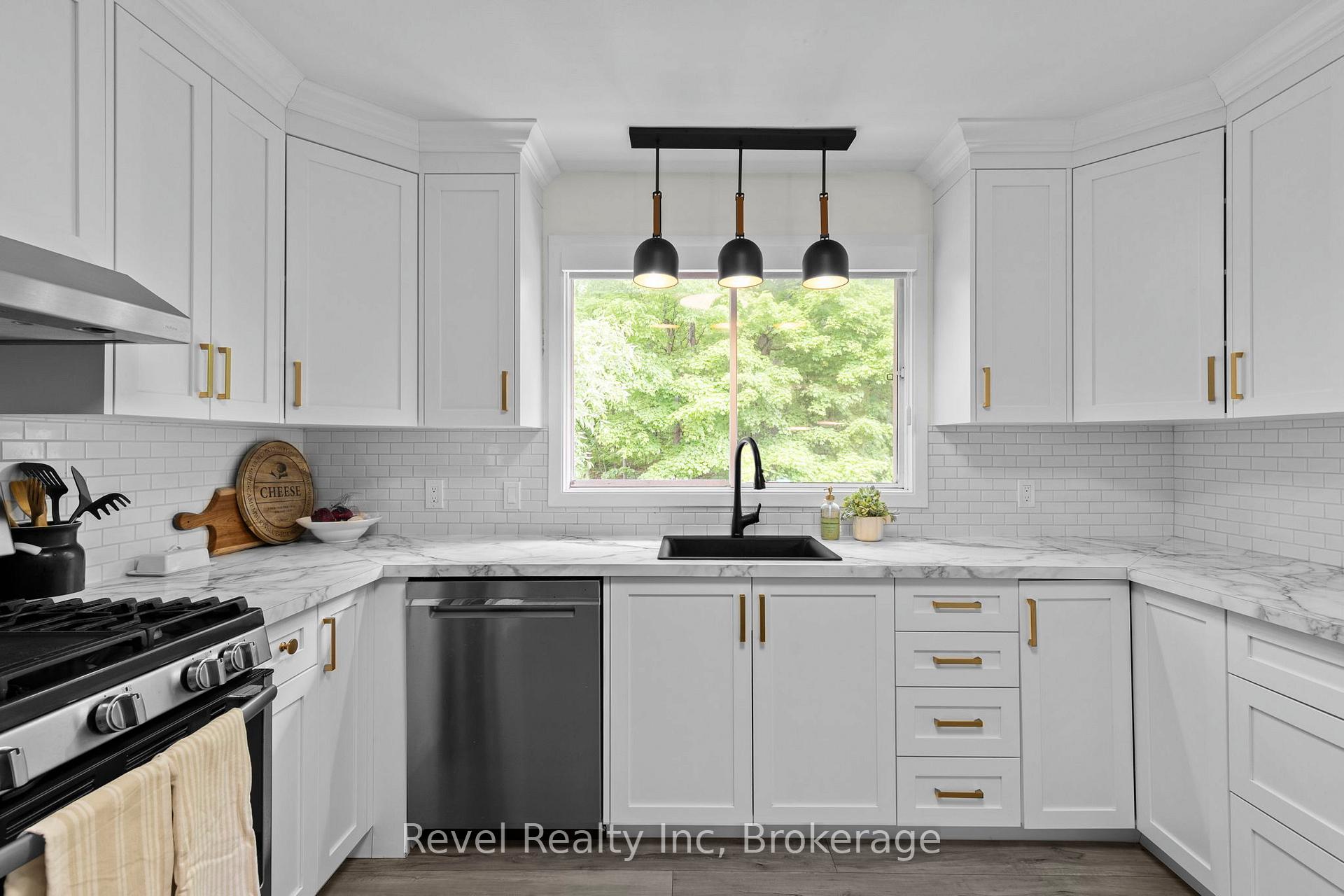 Photo 1 of 35 Macklaim Drive, Parry Sound — HOMEH