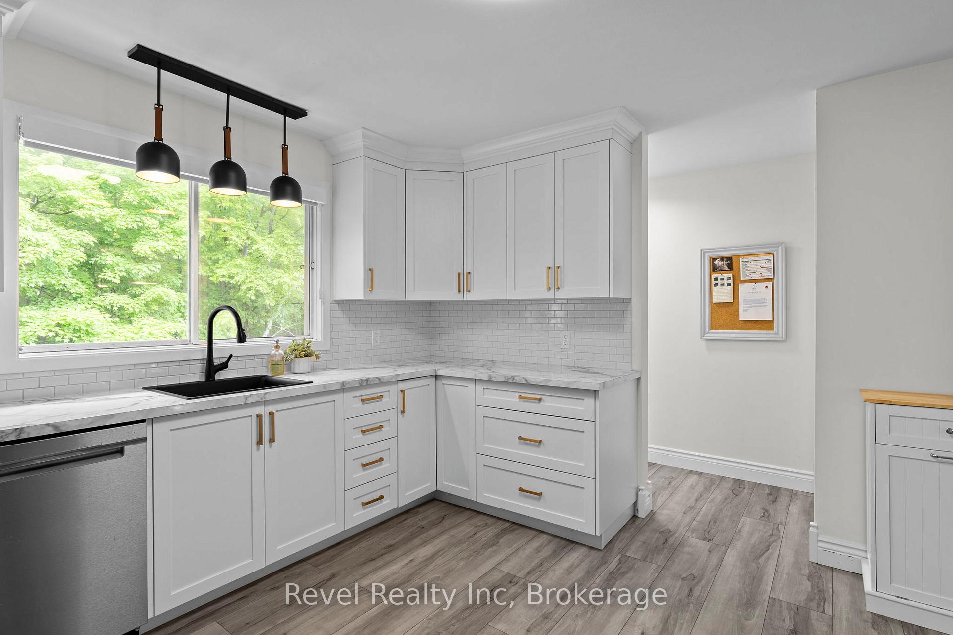 Photo 5 of 35 Macklaim Drive, Parry Sound — HOMEH