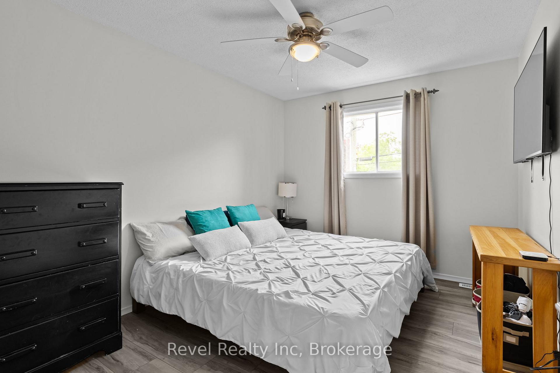 Photo 12 of 35 Macklaim Drive, Parry Sound — HOMEH