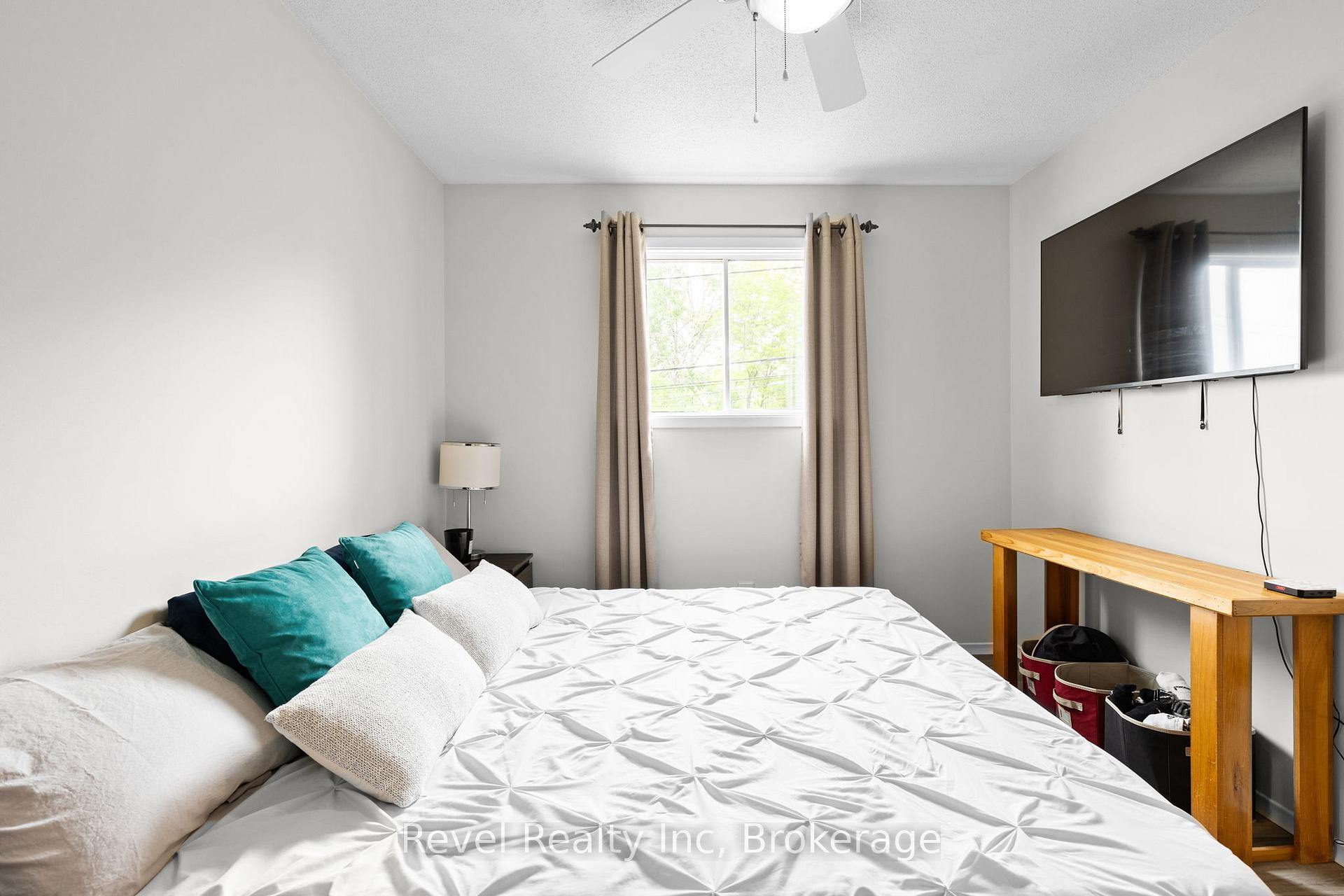 Photo 13 of 35 Macklaim Drive, Parry Sound — HOMEH