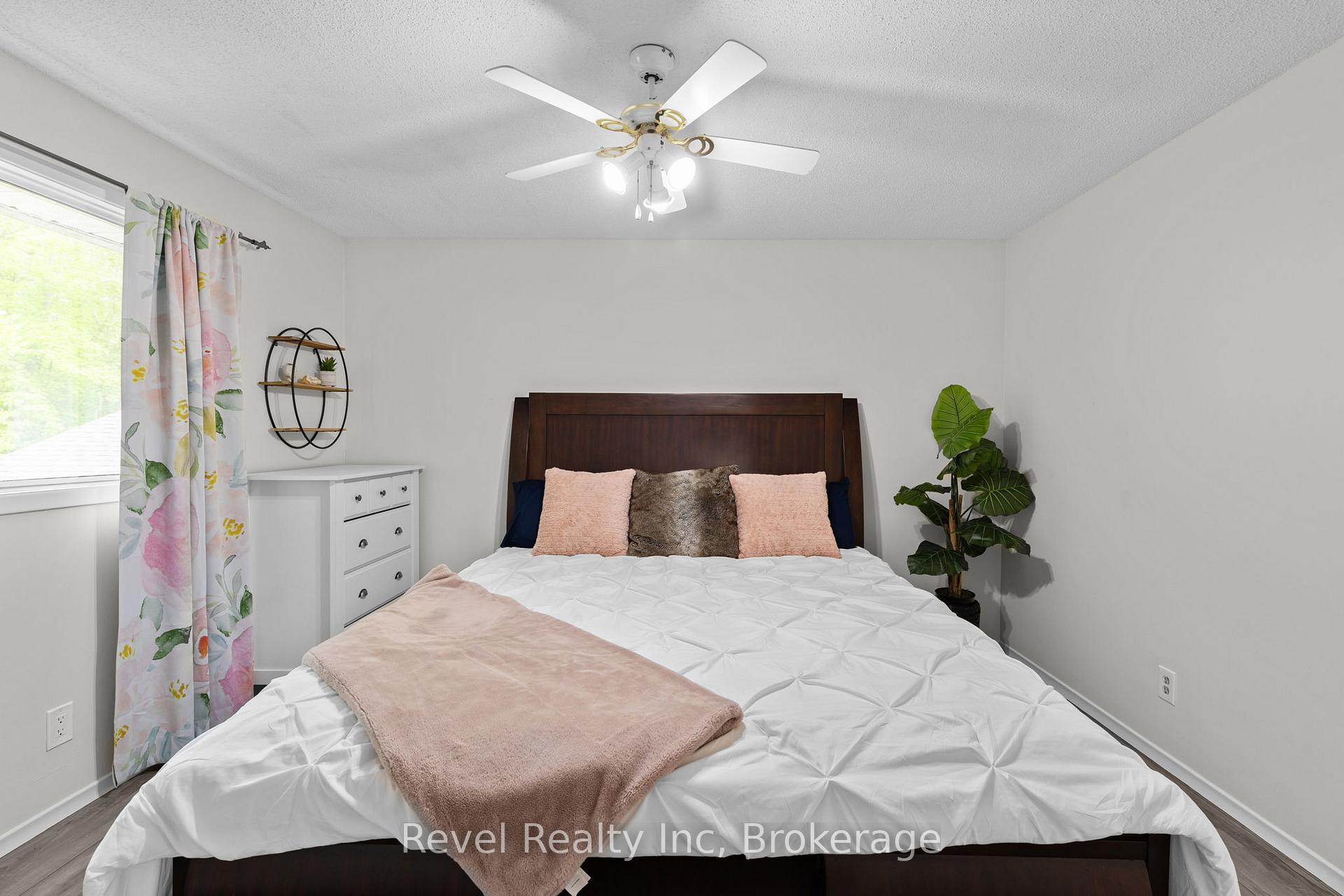 Photo 14 of 35 Macklaim Drive, Parry Sound — HOMEH