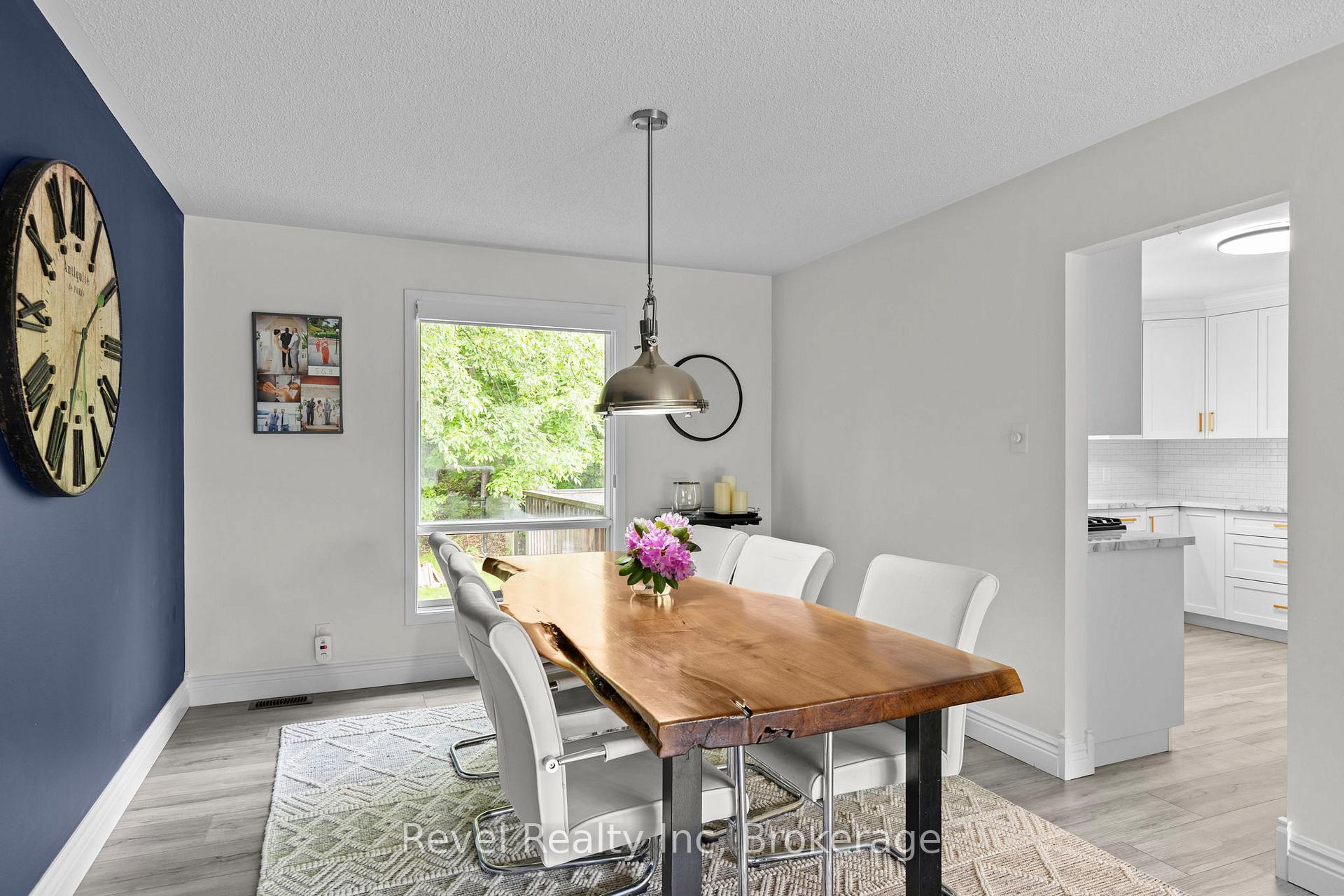 Photo 19 of 35 Macklaim Drive, Parry Sound — HOMEH