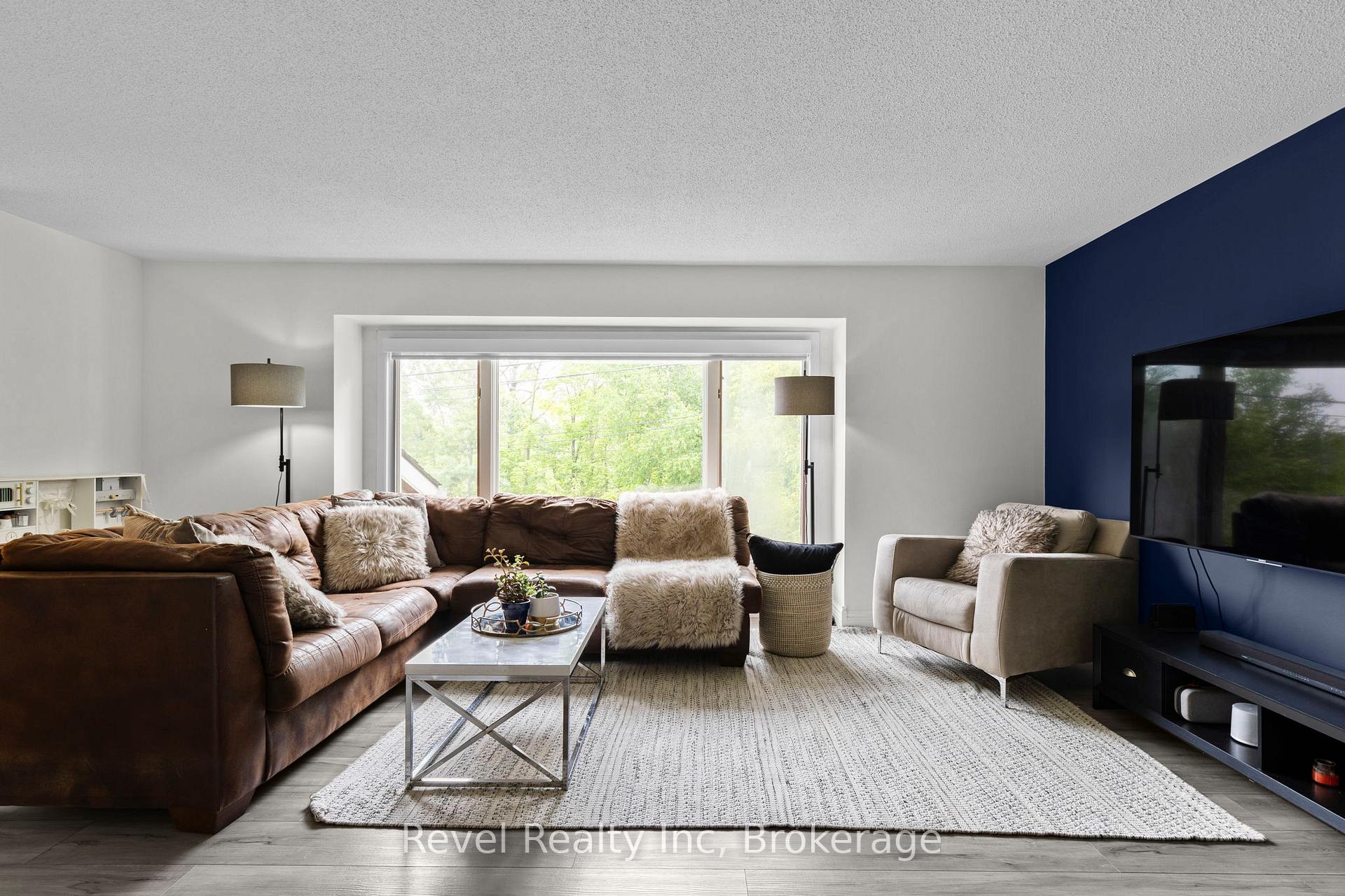 Photo 21 of 35 Macklaim Drive, Parry Sound — HOMEH