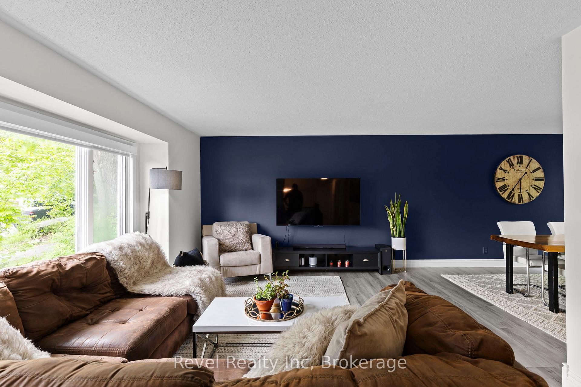 Photo 22 of 35 Macklaim Drive, Parry Sound — HOMEH