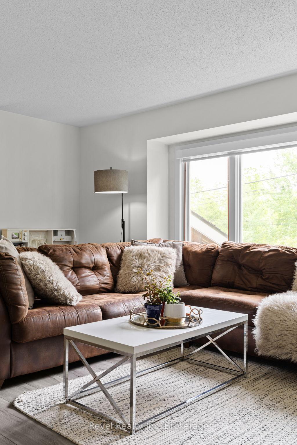 Photo 24 of 35 Macklaim Drive, Parry Sound — HOMEH