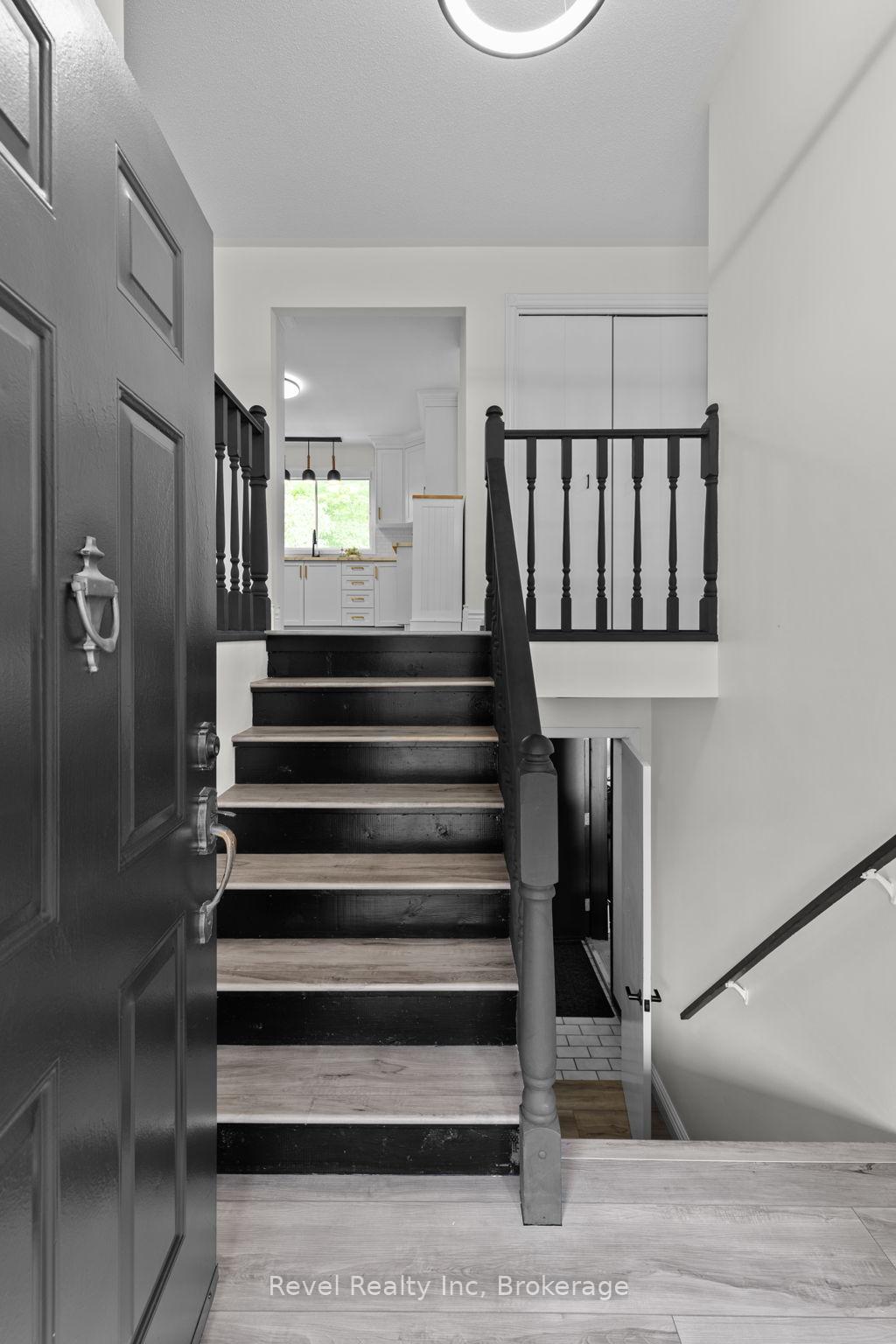 Photo 30 of 35 Macklaim Drive, Parry Sound — HOMEH