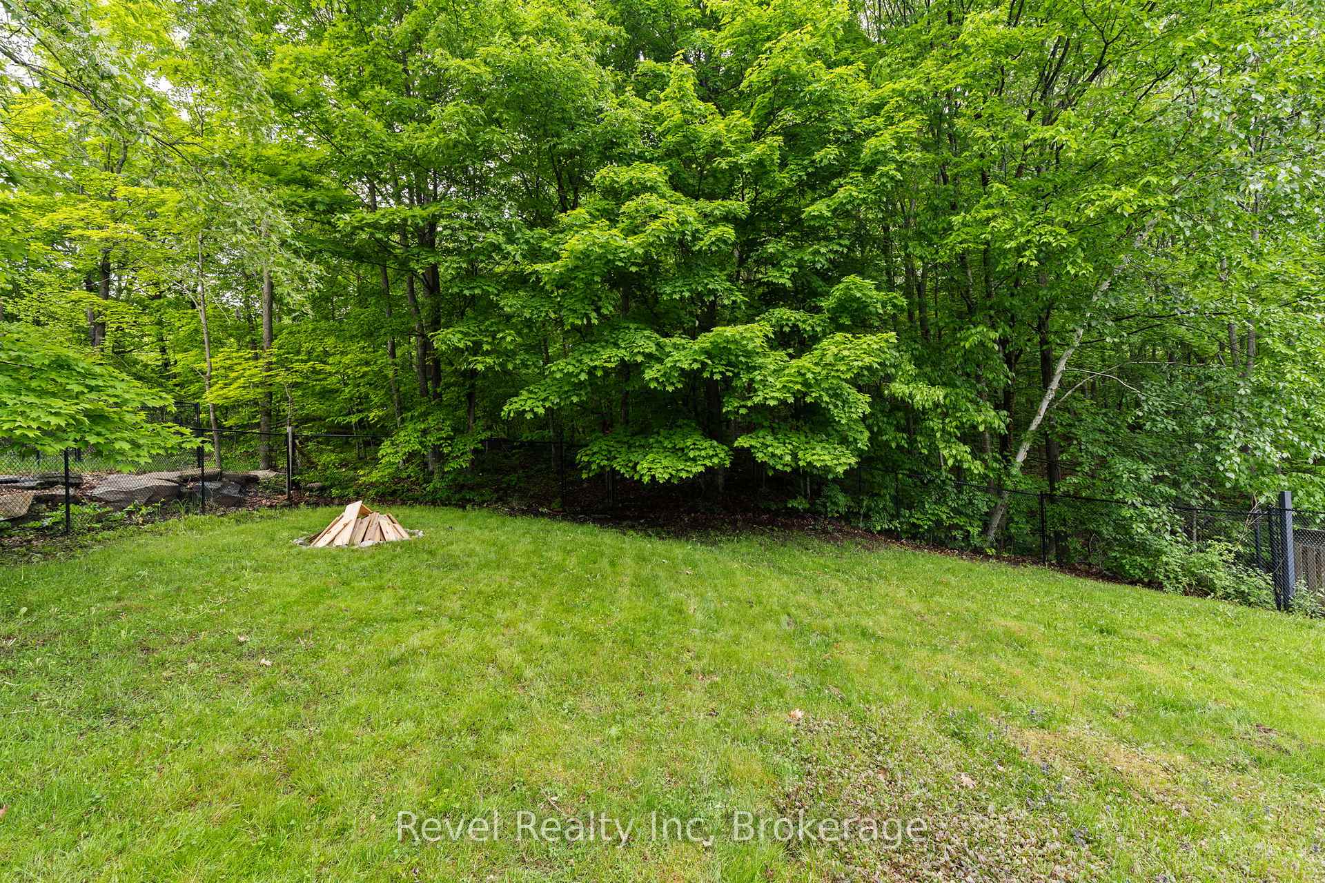 Photo 35 of 35 Macklaim Drive, Parry Sound — HOMEH