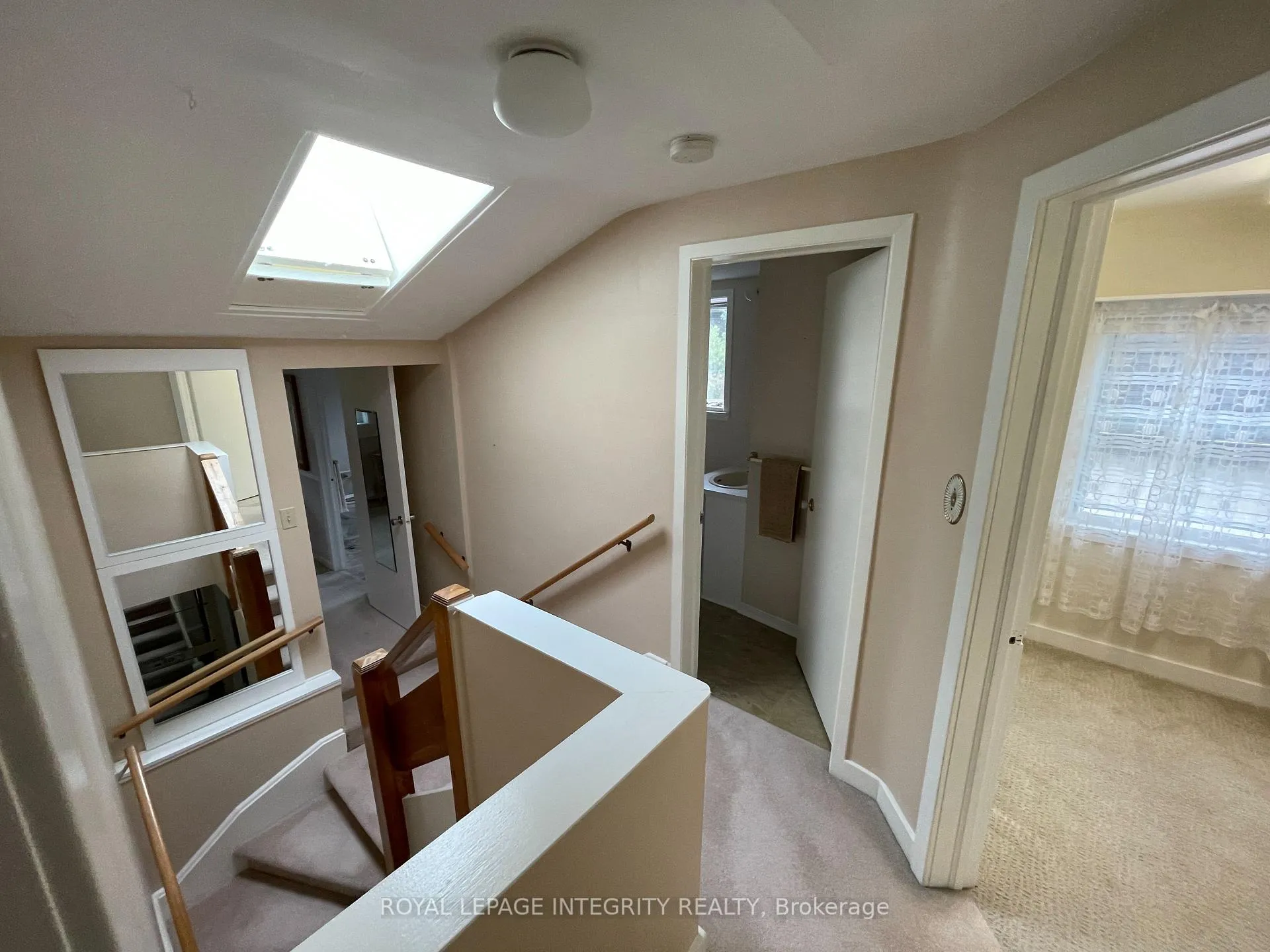 Photo 24 of 465 Guy Street, Ottawa, Castle Heights — HOMEH