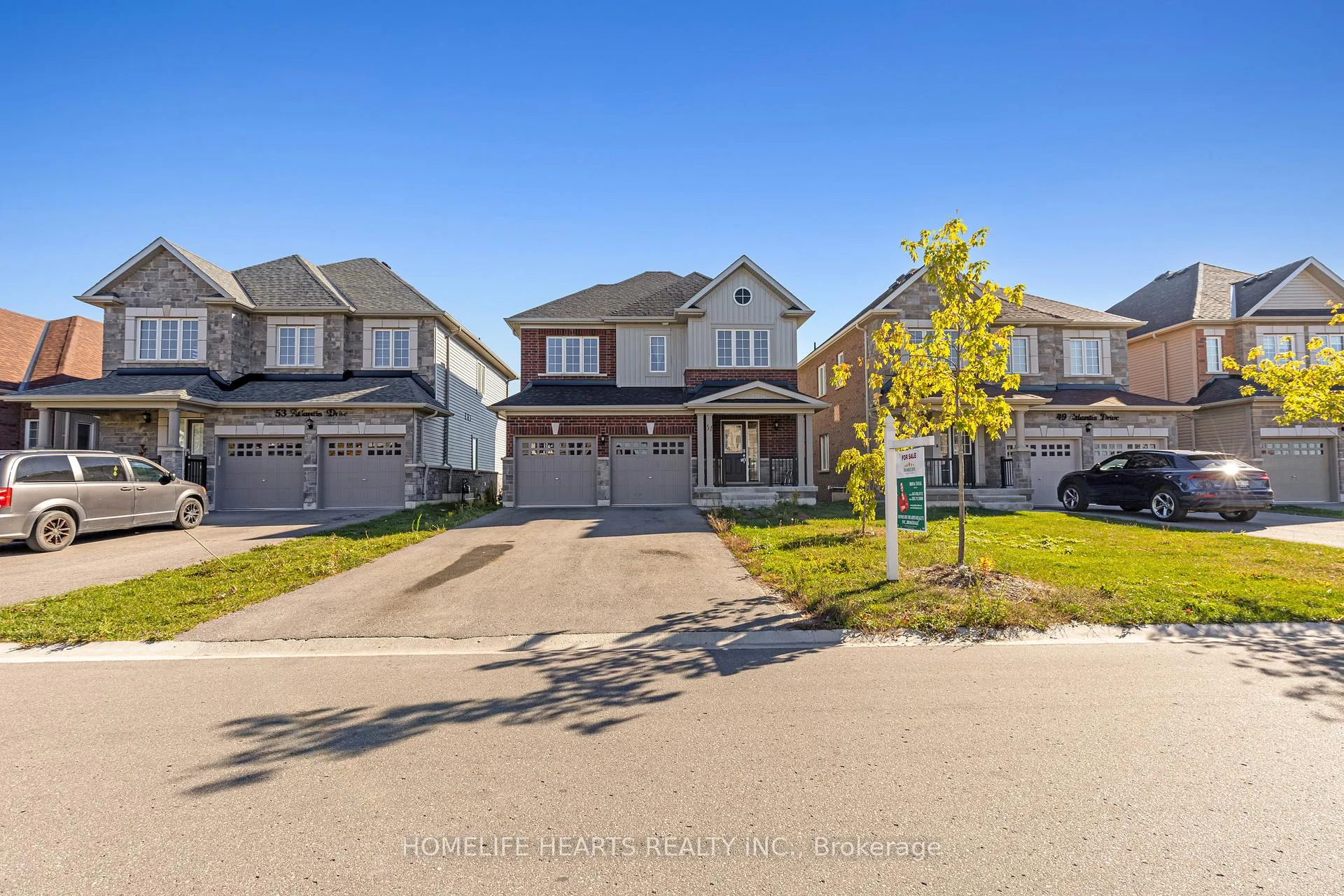 Photo 2 of 51 Atlantis Drive, Orillia — HOMEH