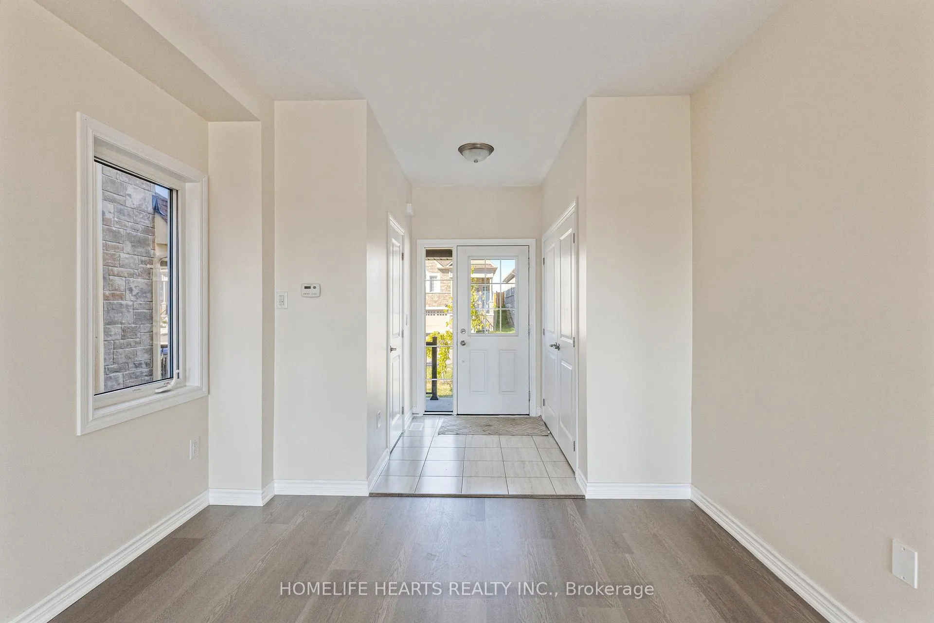 Photo 4 of 51 Atlantis Drive, Orillia — HOMEH