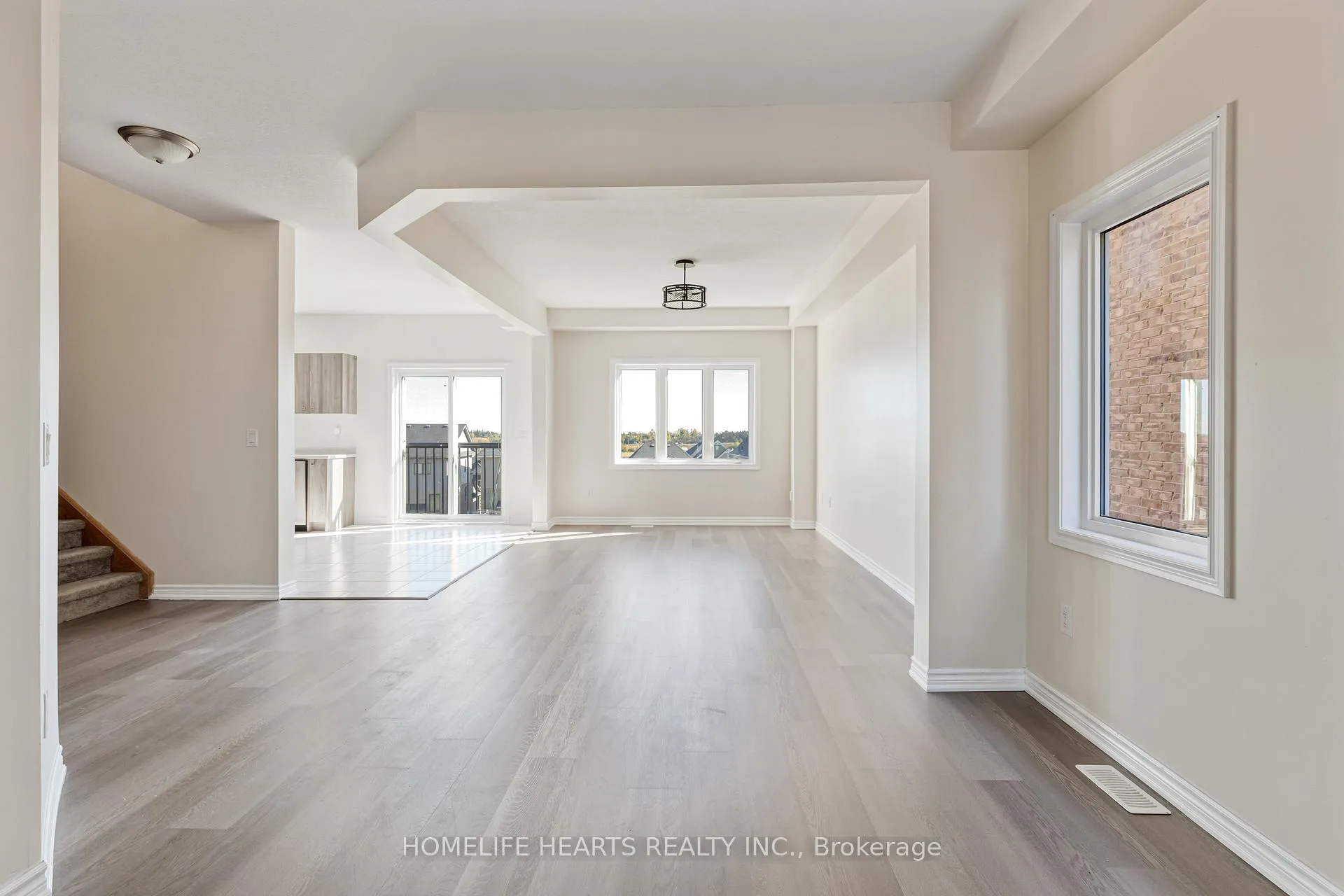 Photo 10 of 51 Atlantis Drive, Orillia — HOMEH