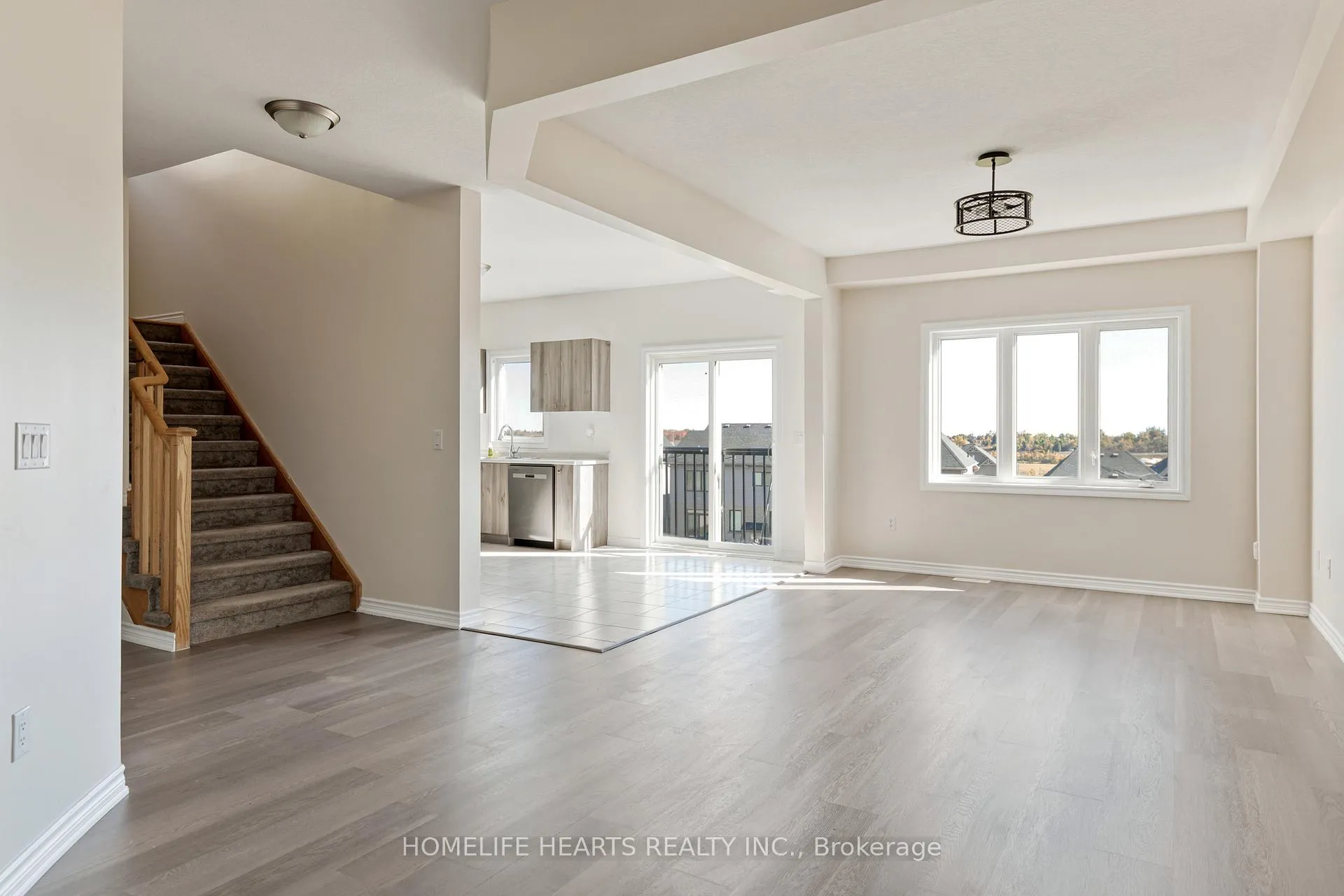 Photo 11 of 51 Atlantis Drive, Orillia — HOMEH