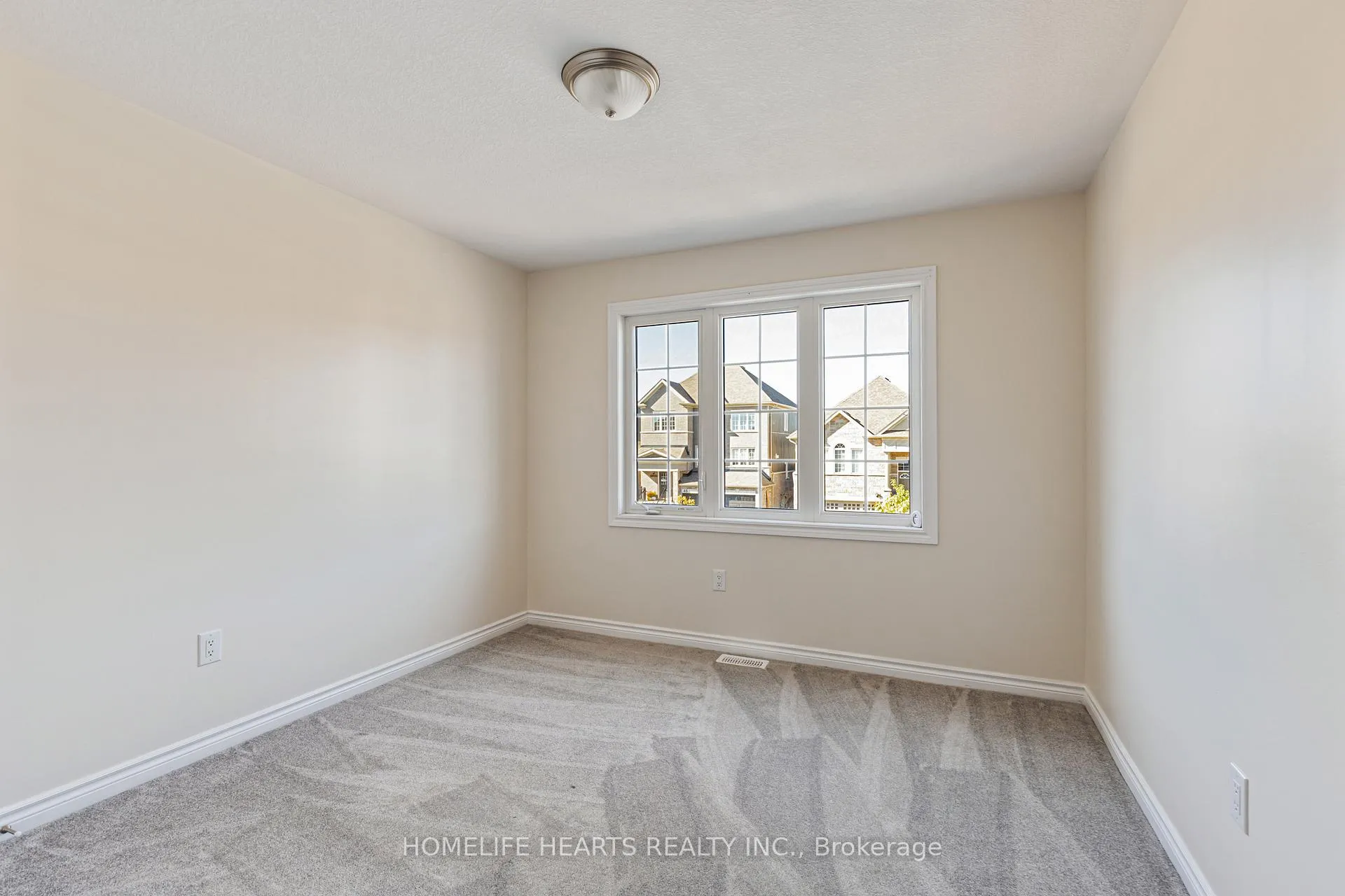 Photo 16 of 51 Atlantis Drive, Orillia — HOMEH