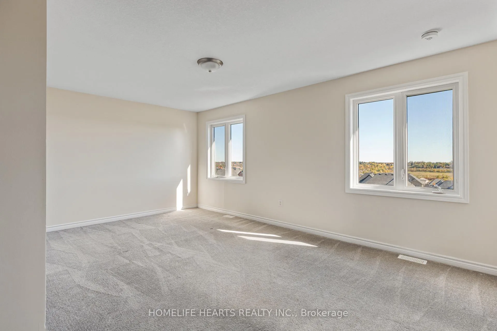 Photo 18 of 51 Atlantis Drive, Orillia — HOMEH