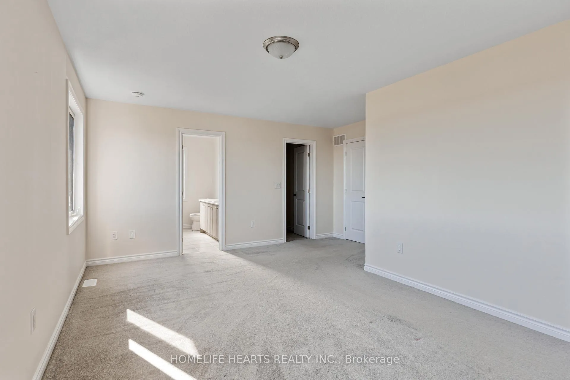 Photo 20 of 51 Atlantis Drive, Orillia — HOMEH