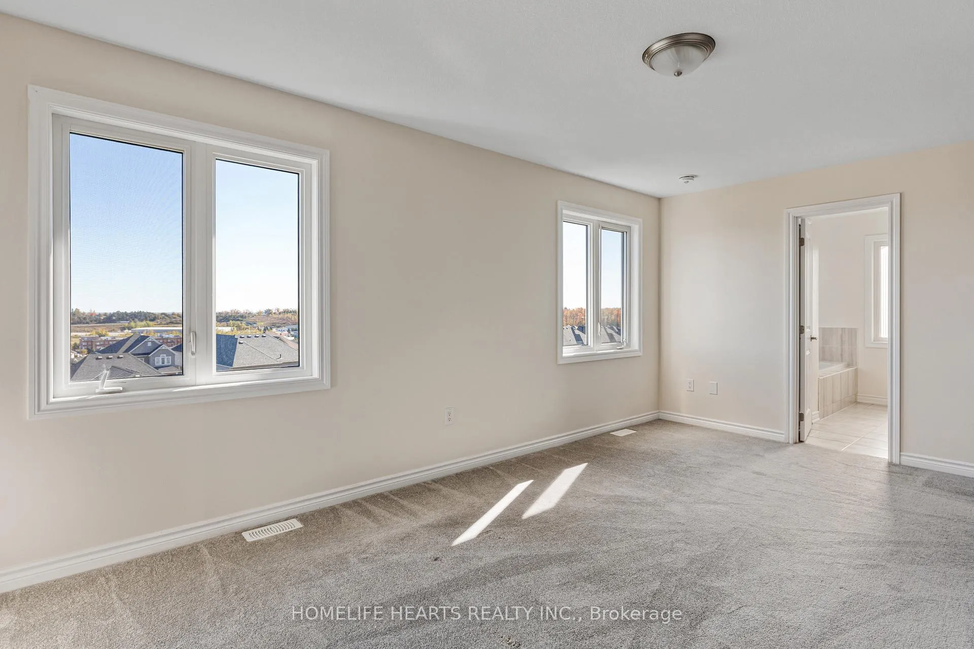 Photo 21 of 51 Atlantis Drive, Orillia — HOMEH