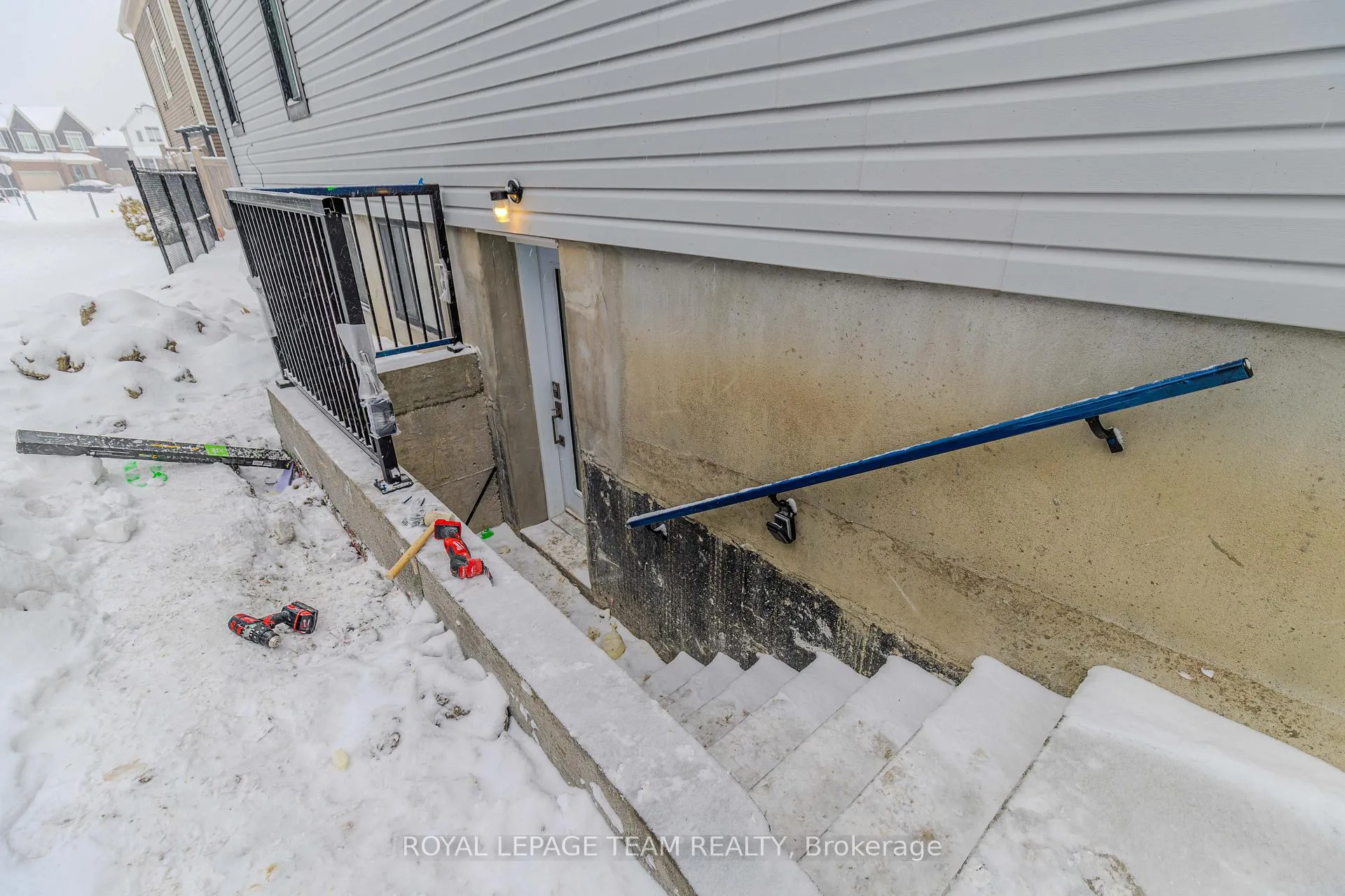 Photo 3 of Unit B, 142 Lumen Place, Ottawa, Chapel Hill South - Orleans Village — HOMEH