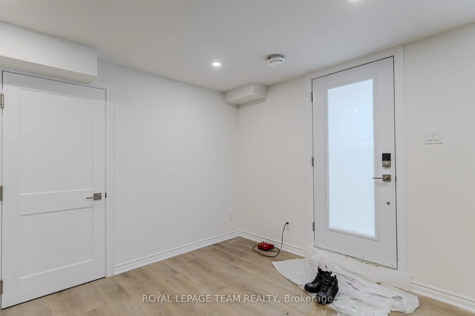 Photo 4 of Unit B, 142 Lumen Place, Ottawa, Chapel Hill South - Orleans Village — HOMEH