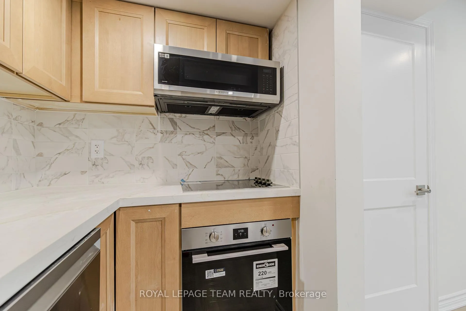 Photo 10 of Unit B, 142 Lumen Place, Ottawa, Chapel Hill South - Orleans Village — HOMEH