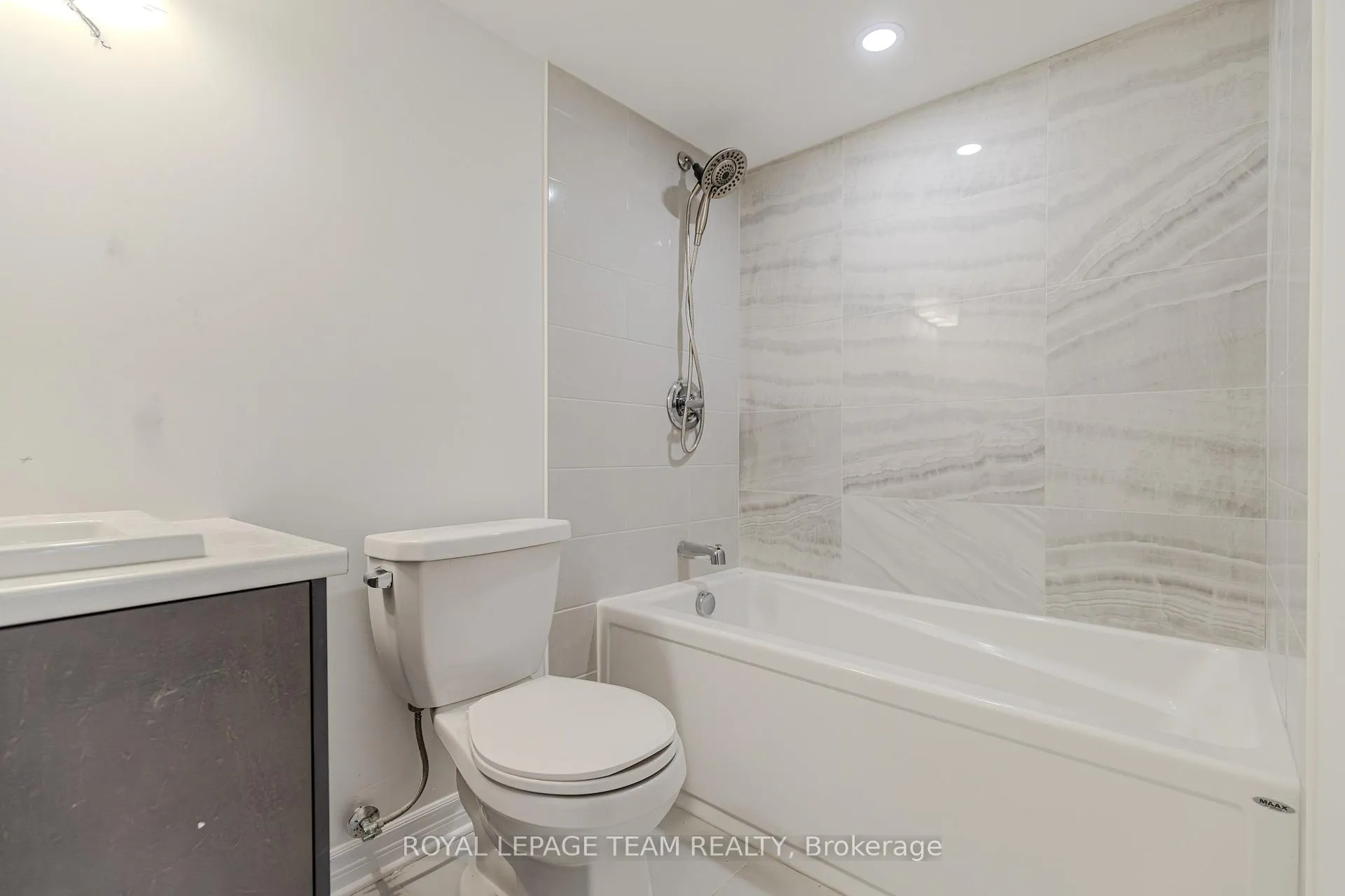 Photo 16 of Unit B, 142 Lumen Place, Ottawa, Chapel Hill South - Orleans Village — HOMEH