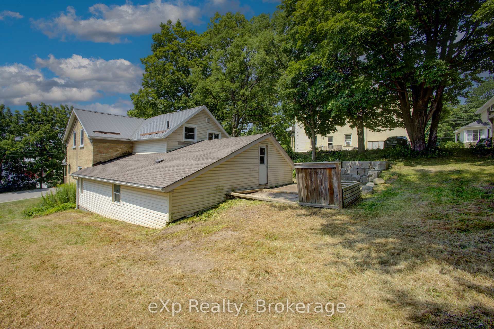 Photo 4 of 215 Centre Street, North Huron, Wingham — HOMEH