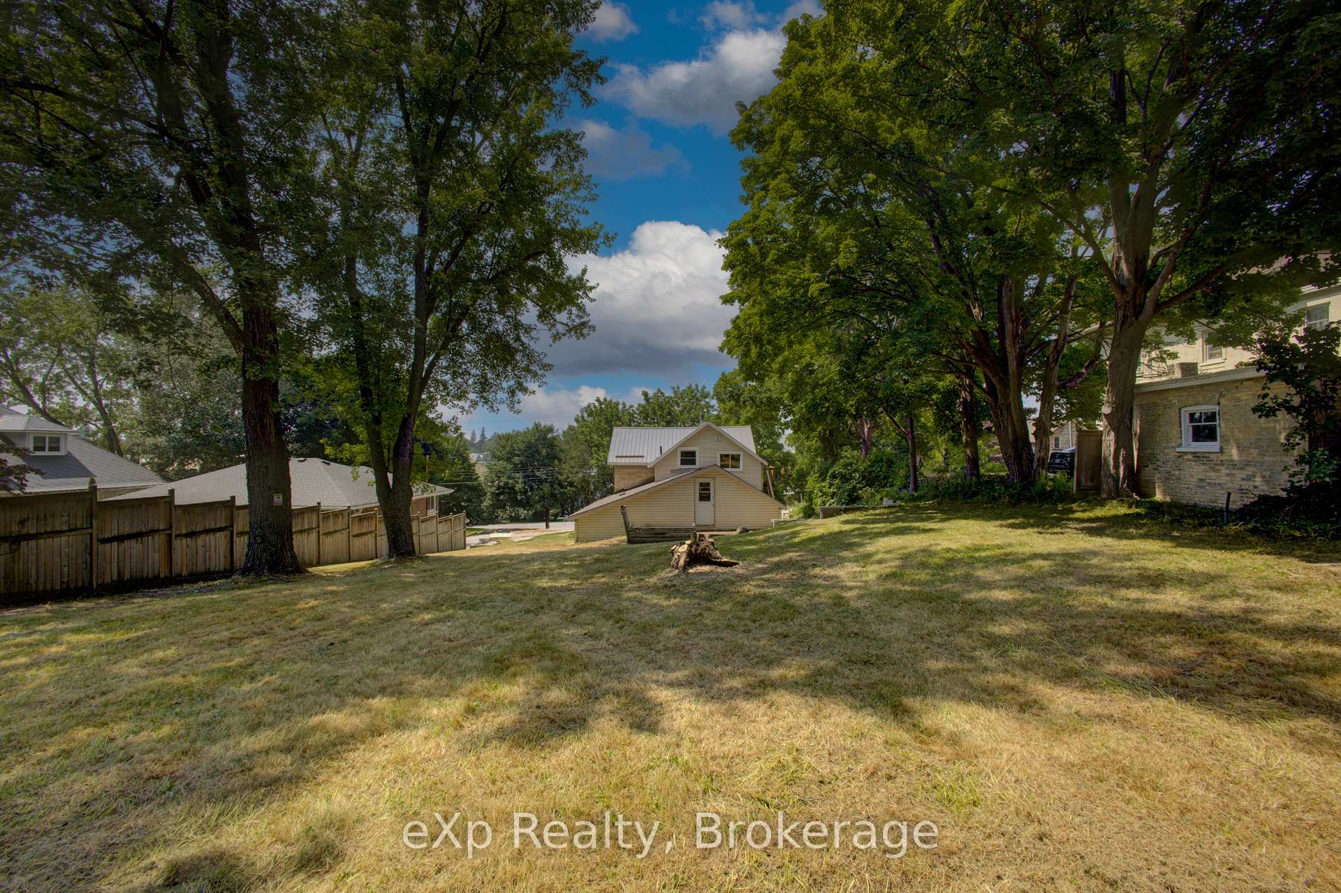 Photo 7 of 215 Centre Street, North Huron, Wingham — HOMEH