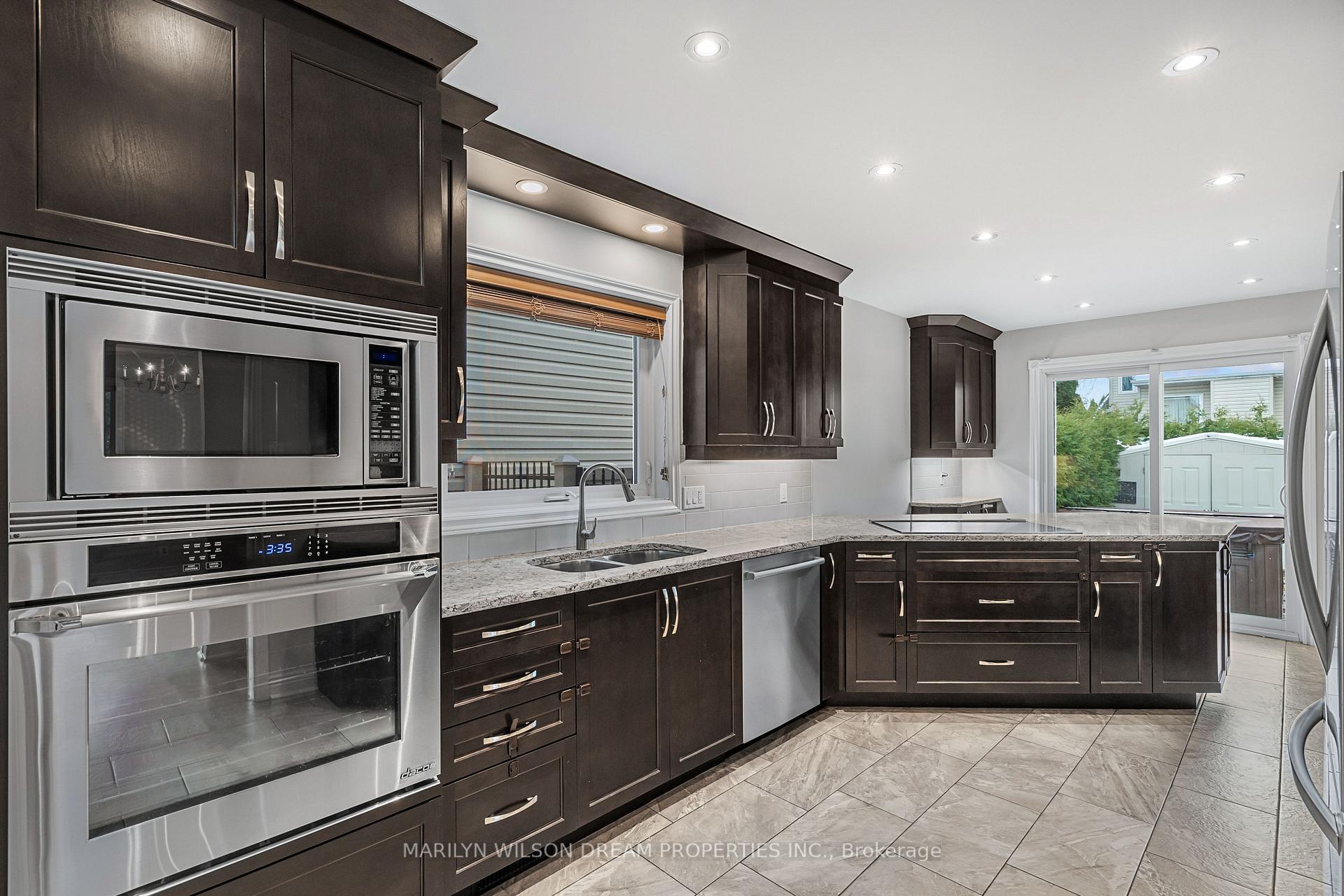 Photo 7 of 1678 Smithers Crescent, Ottawa, Chateauneuf — HOMEH