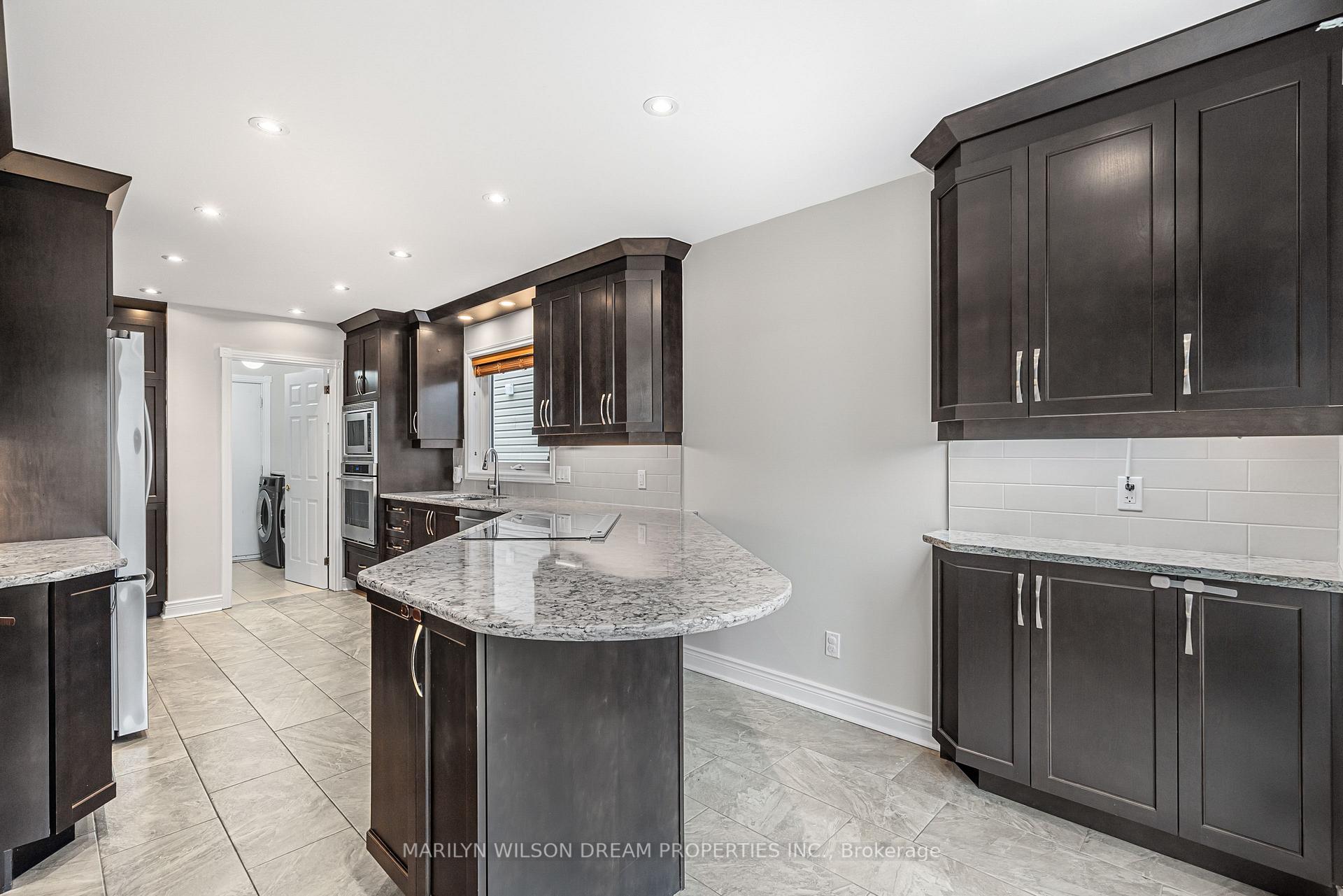 Photo 9 of 1678 Smithers Crescent, Ottawa, Chateauneuf — HOMEH