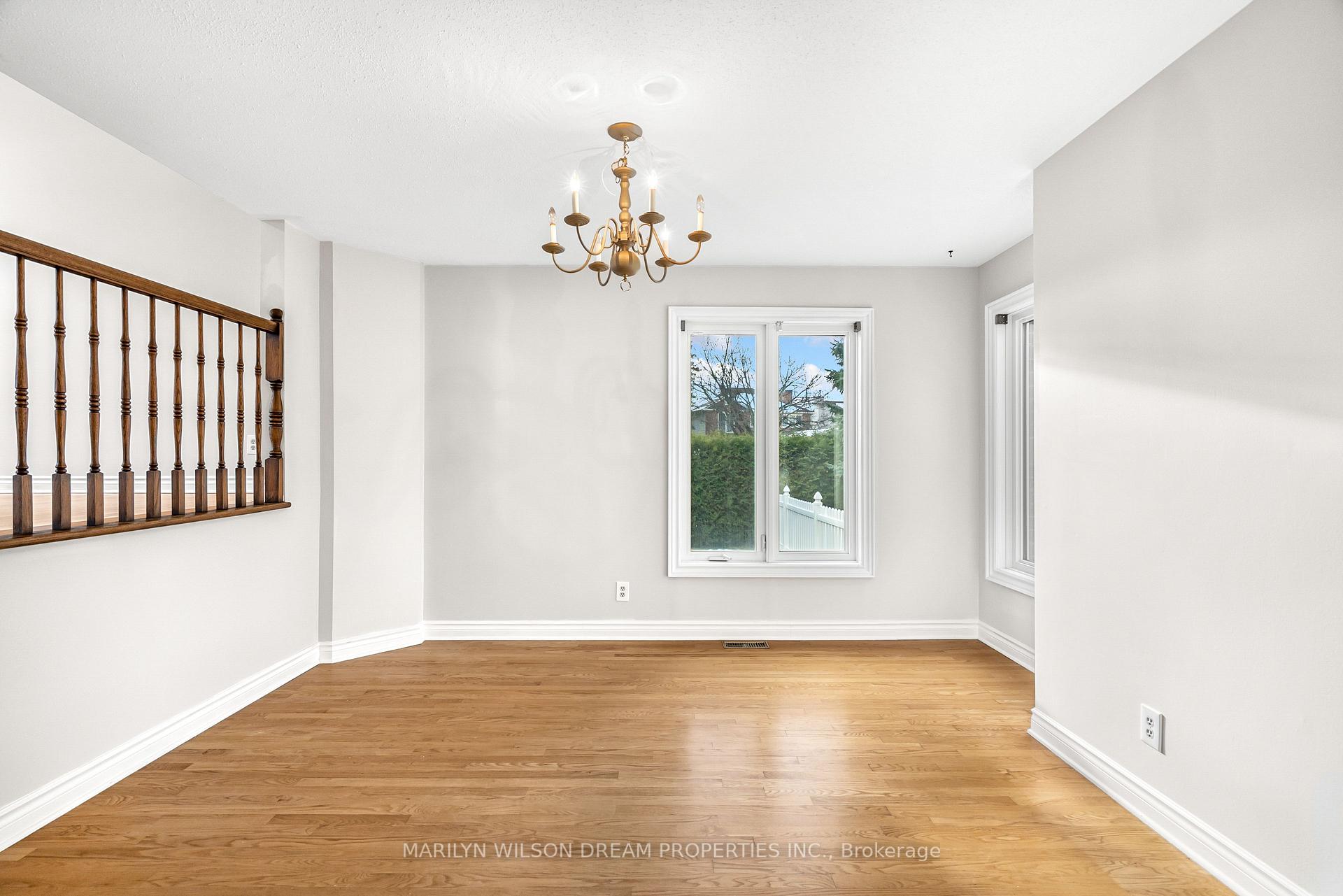Photo 11 of 1678 Smithers Crescent, Ottawa, Chateauneuf — HOMEH