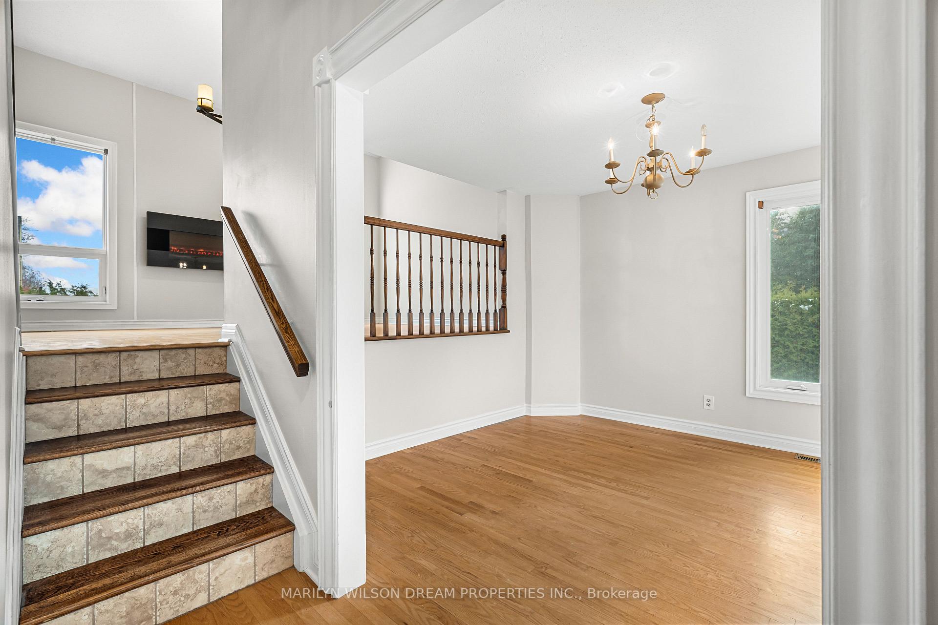 Photo 13 of 1678 Smithers Crescent, Ottawa, Chateauneuf — HOMEH