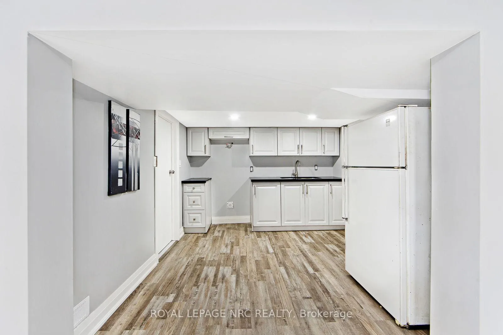 Photo 12 of 4434 Second Avenue, Niagara Falls, Downtown — HOMEH
