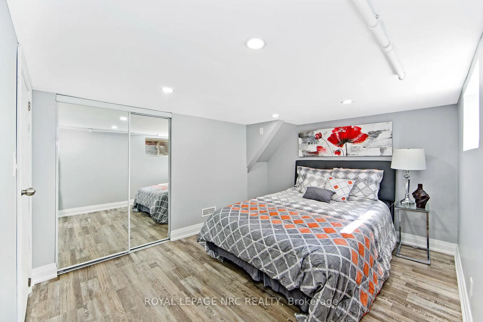 Photo 13 of 4434 Second Avenue, Niagara Falls, Downtown — HOMEH