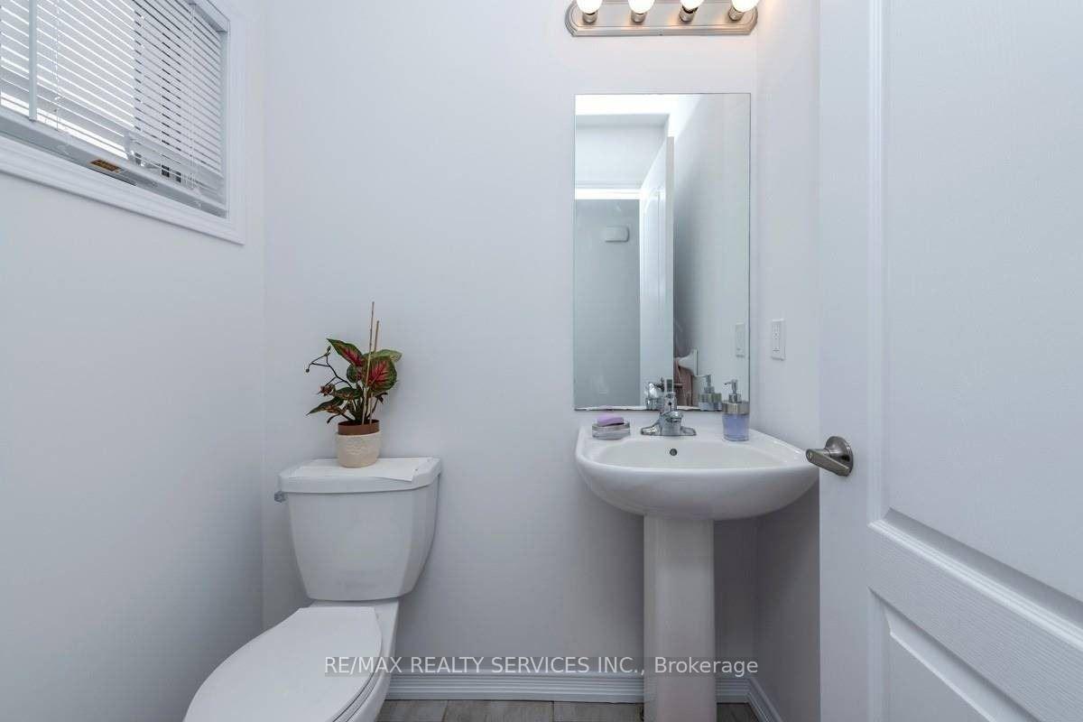 Photo 3 of 215 Diana Drive, Orillia — HOMEH