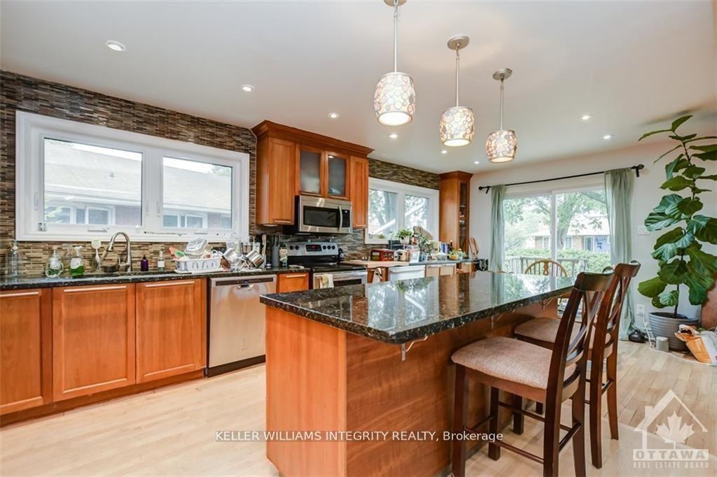 Photo 6 of Unit A, 2408 Drury Lane, Ottawa, Parkway Park — HOMEH