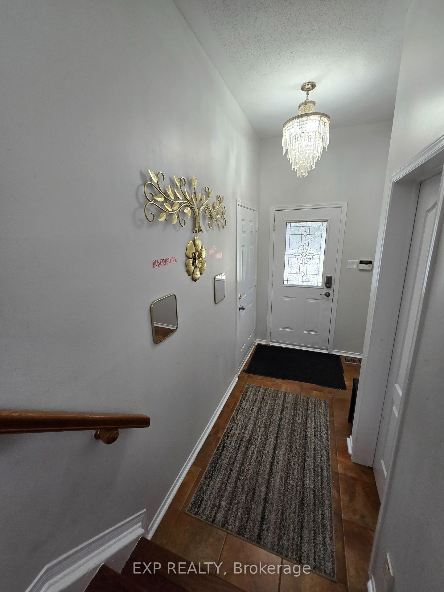 Photo 2 of 700 Carmella Crescent, Ottawa, Avalon East — HOMEH