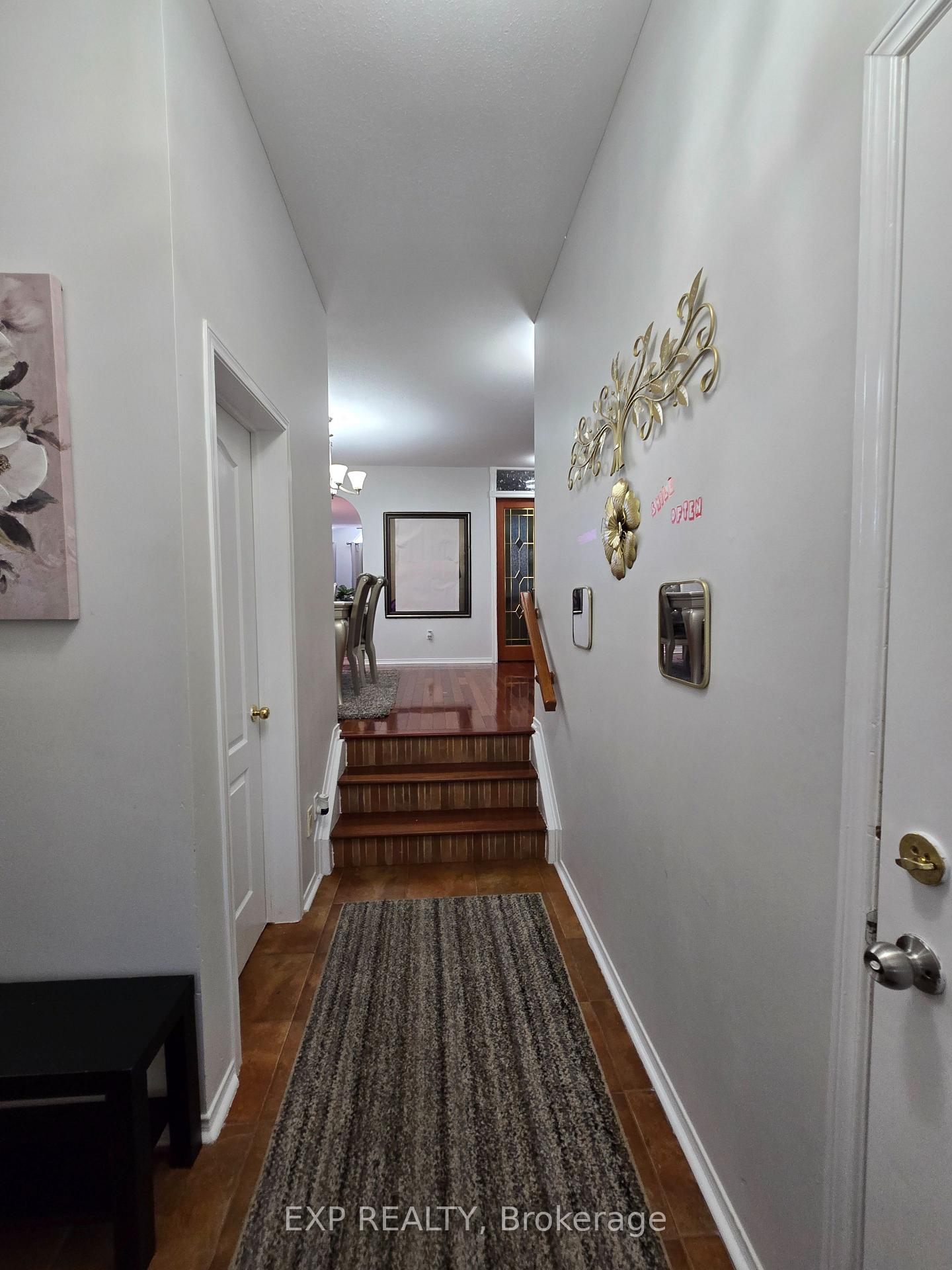 Photo 3 of 700 Carmella Crescent, Ottawa, Avalon East — HOMEH