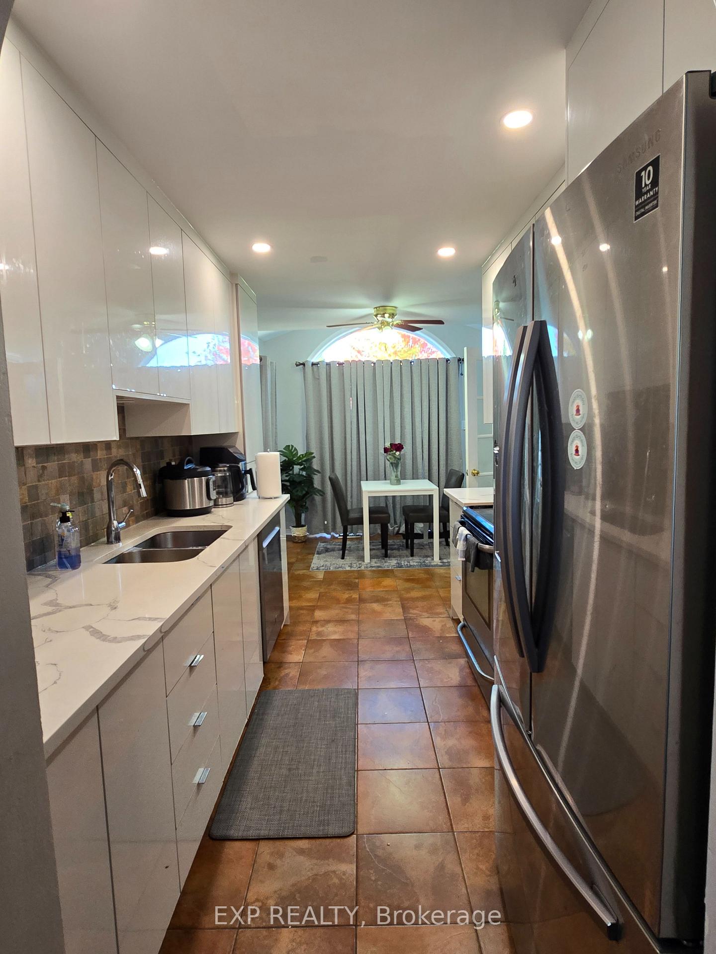 Photo 12 of 700 Carmella Crescent, Ottawa, Avalon East — HOMEH