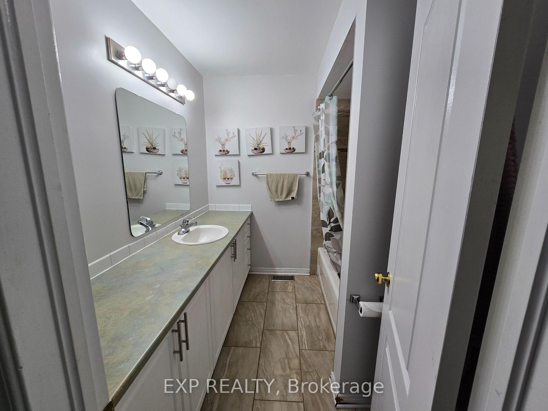 Photo 18 of 700 Carmella Crescent, Ottawa, Avalon East — HOMEH