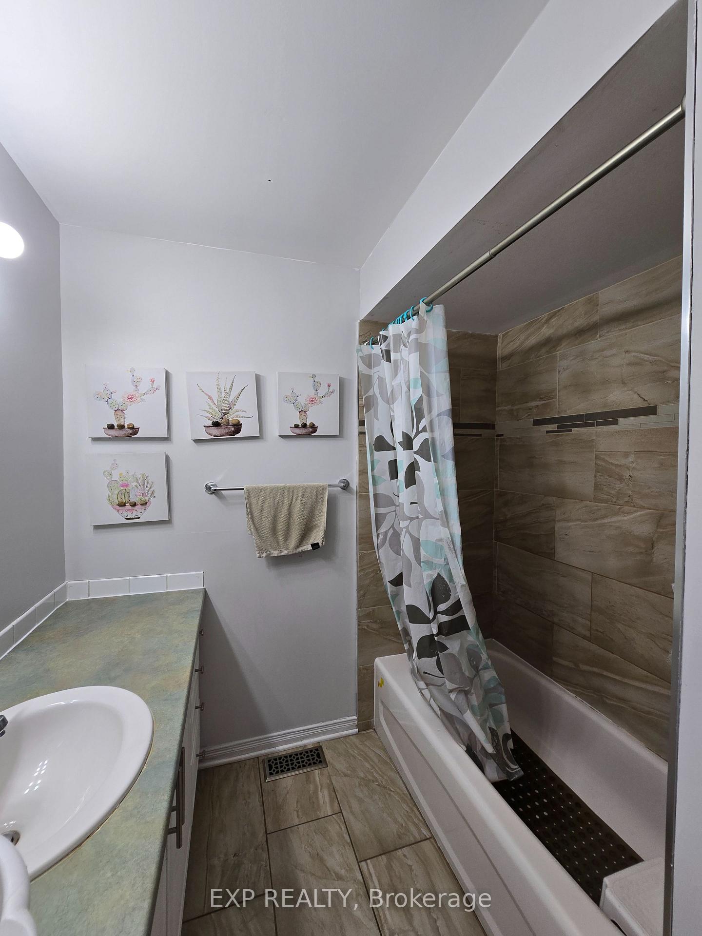 Photo 19 of 700 Carmella Crescent, Ottawa, Avalon East — HOMEH