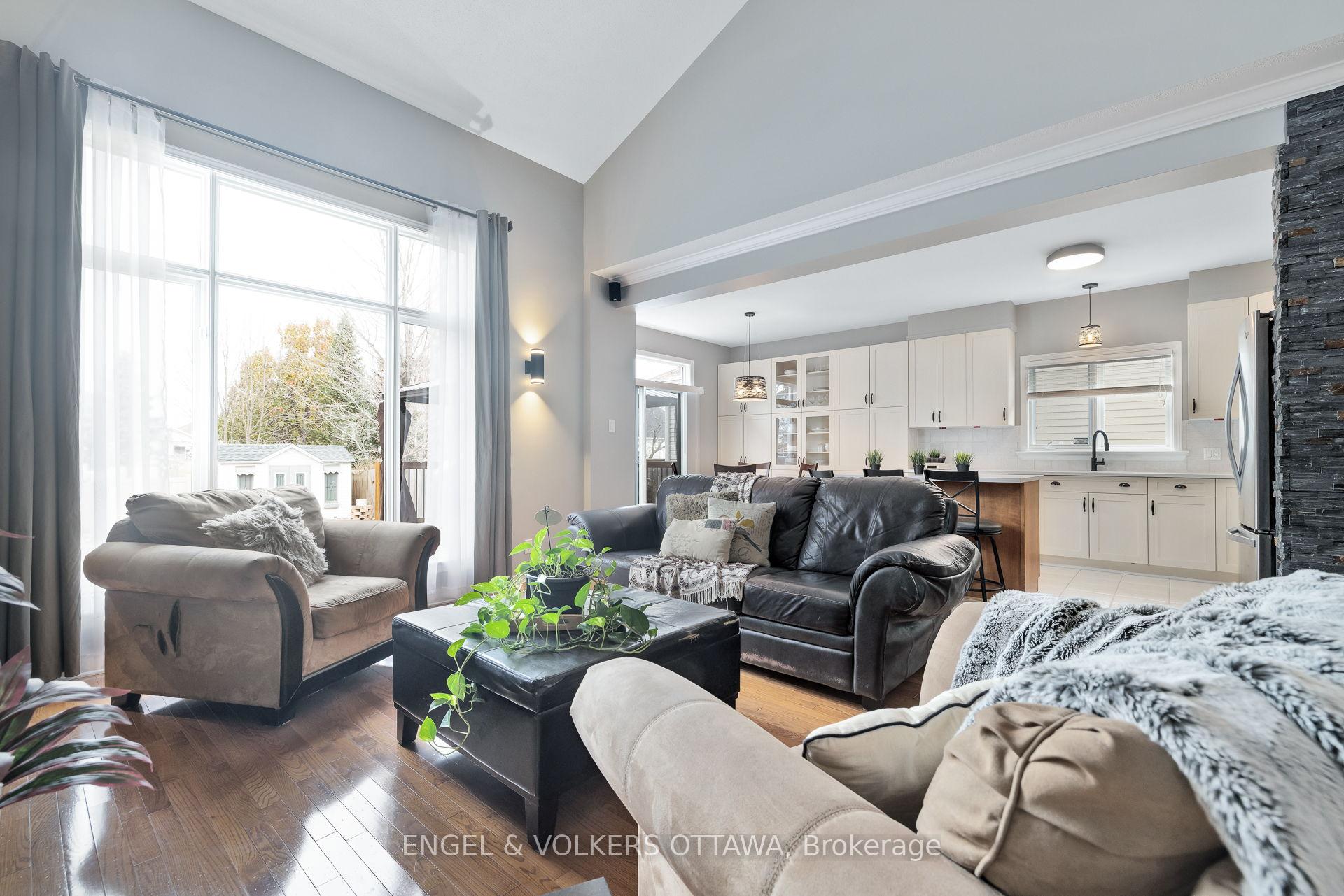 Photo 7 of 823 Scala Avenue, Ottawa, Notting Hill/Summerside — HOMEH