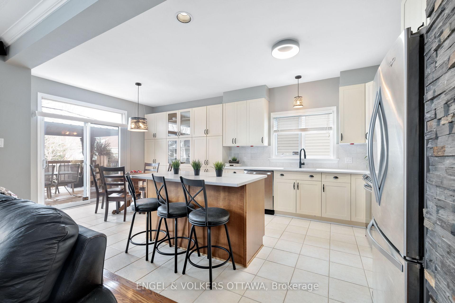 Photo 9 of 823 Scala Avenue, Ottawa, Notting Hill/Summerside — HOMEH