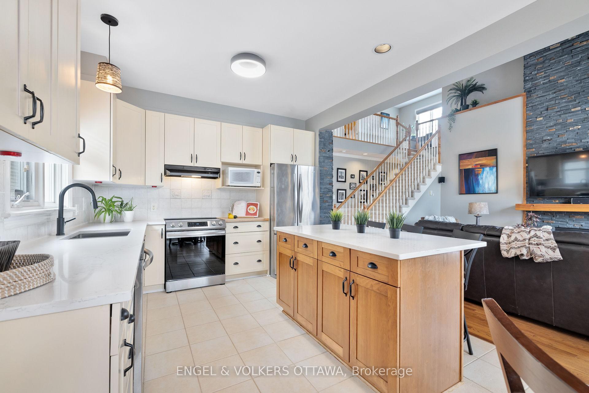 Photo 11 of 823 Scala Avenue, Ottawa, Notting Hill/Summerside — HOMEH