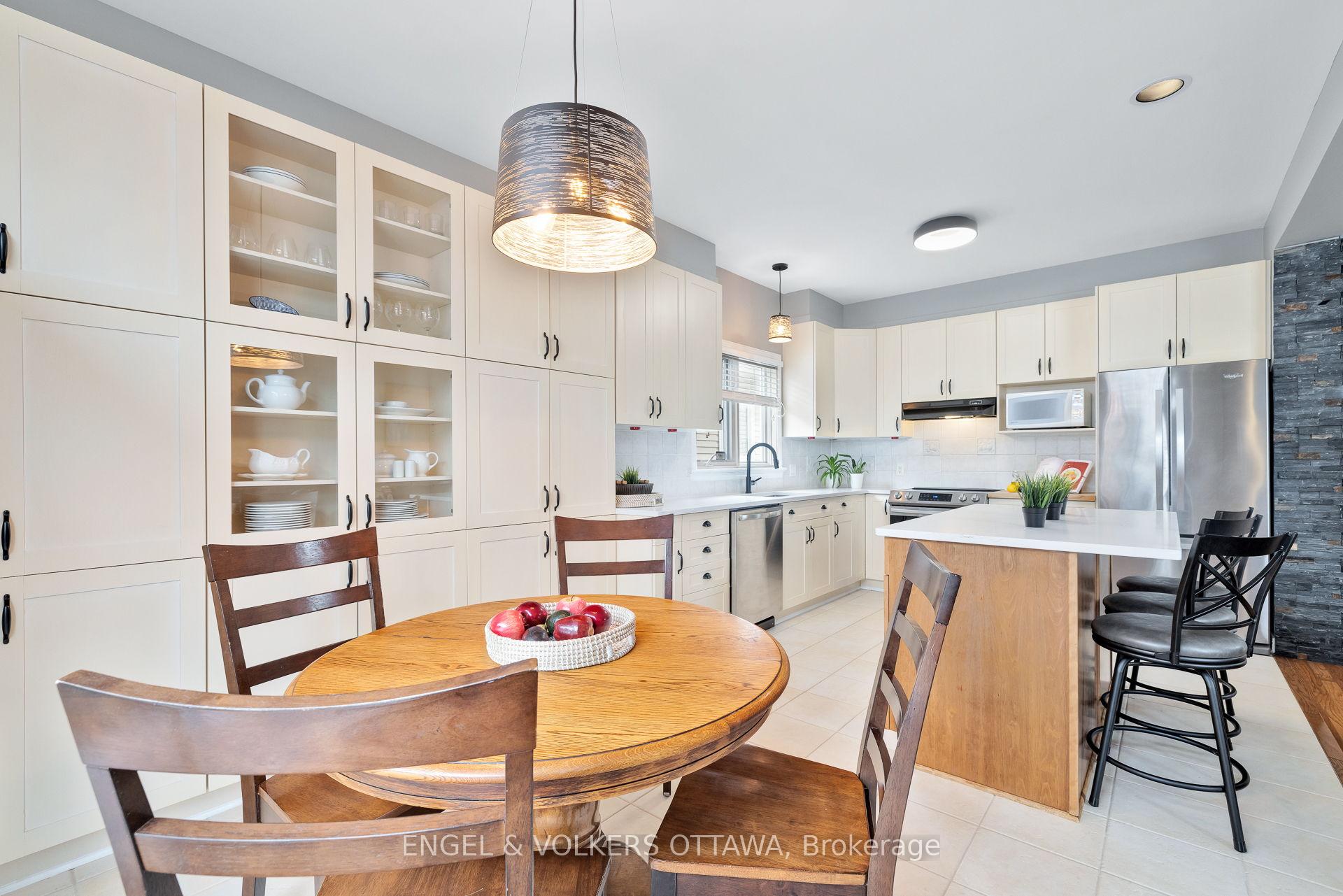Photo 13 of 823 Scala Avenue, Ottawa, Notting Hill/Summerside — HOMEH
