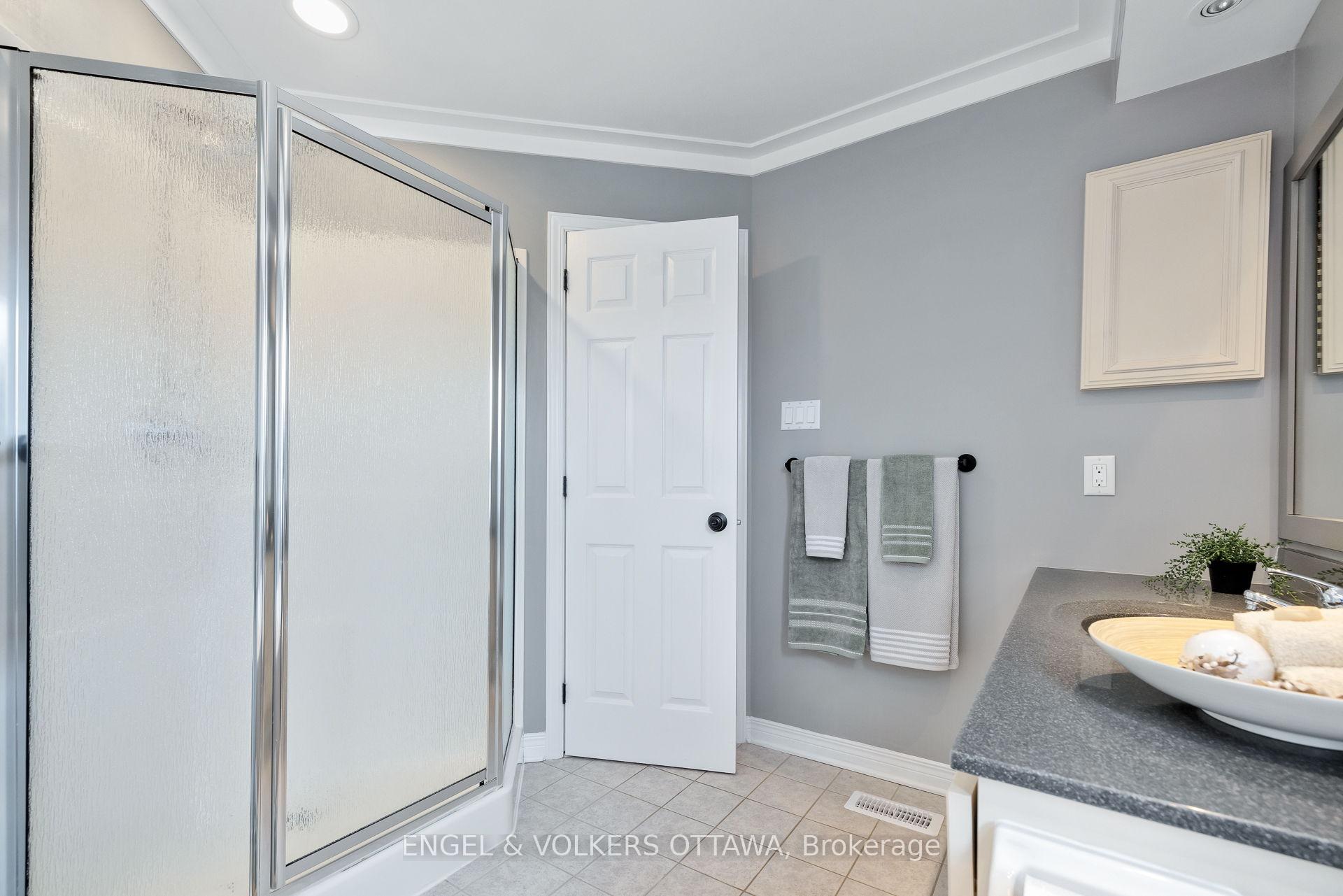 Photo 23 of 823 Scala Avenue, Ottawa, Notting Hill/Summerside — HOMEH